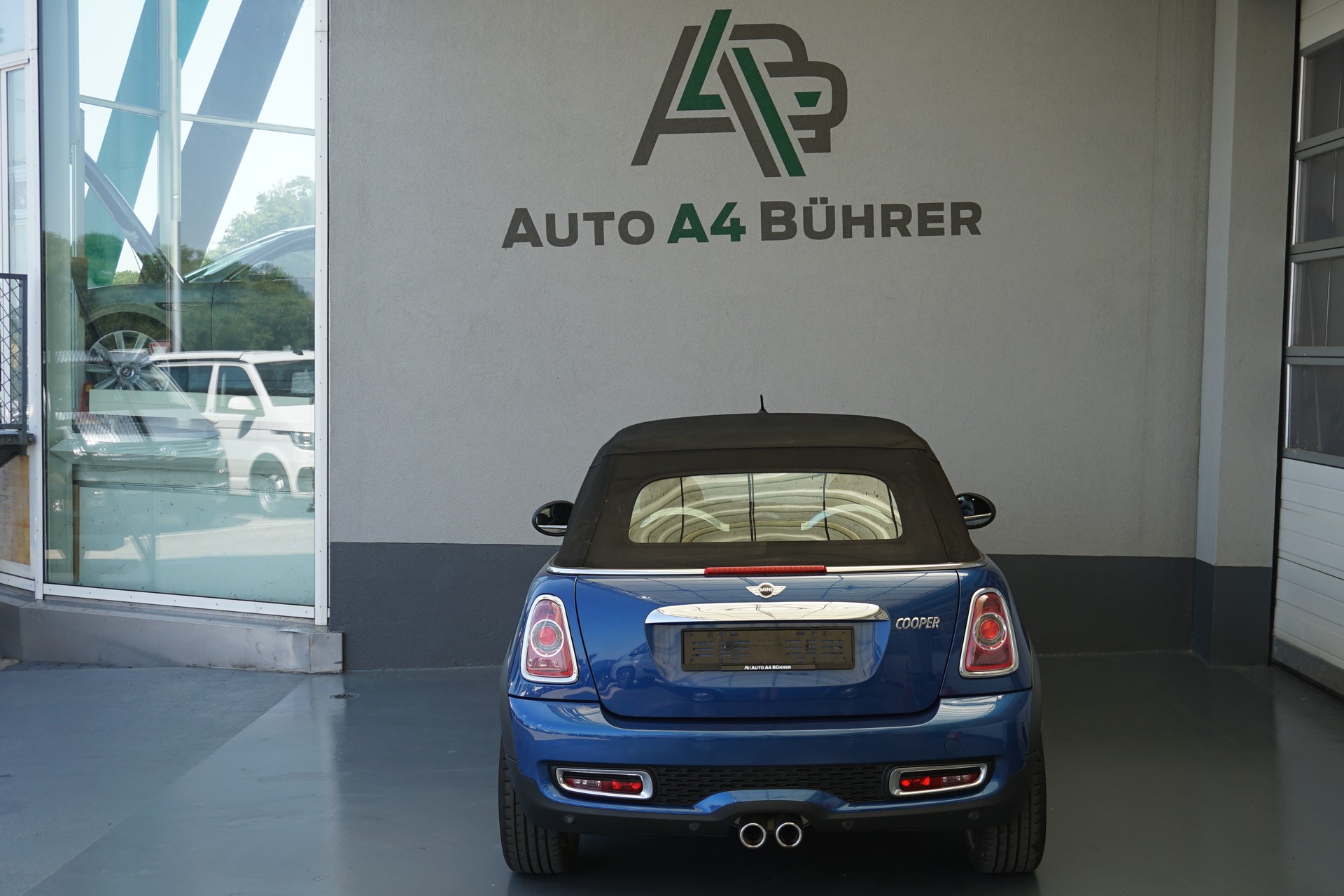 MINI Cooper SD Cabriolet-image-16