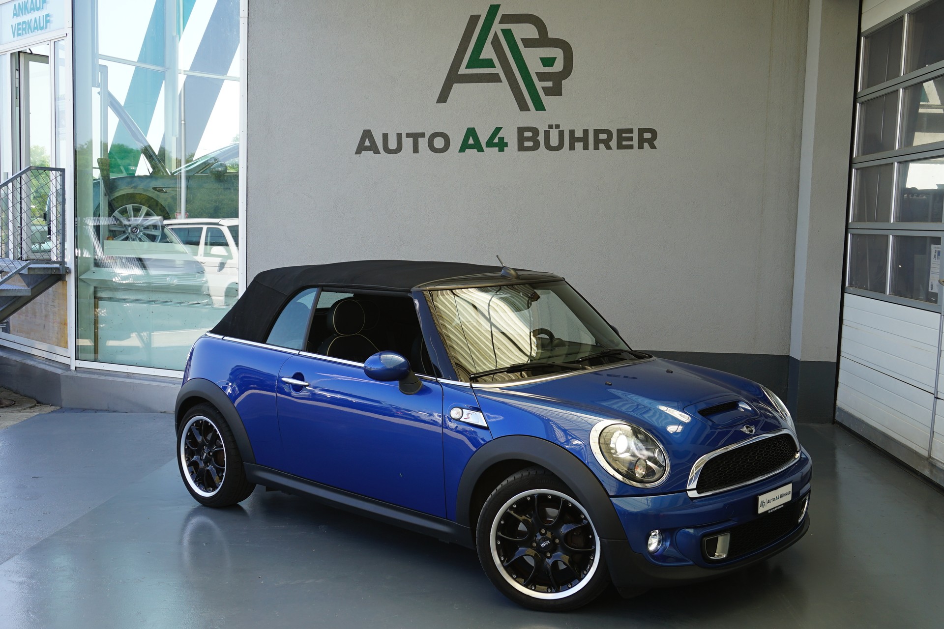 MINI Cooper SD Cabriolet-image-2