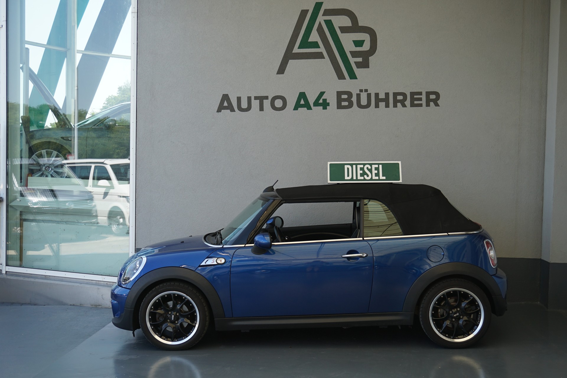MINI Cooper SD Cabriolet-image-0