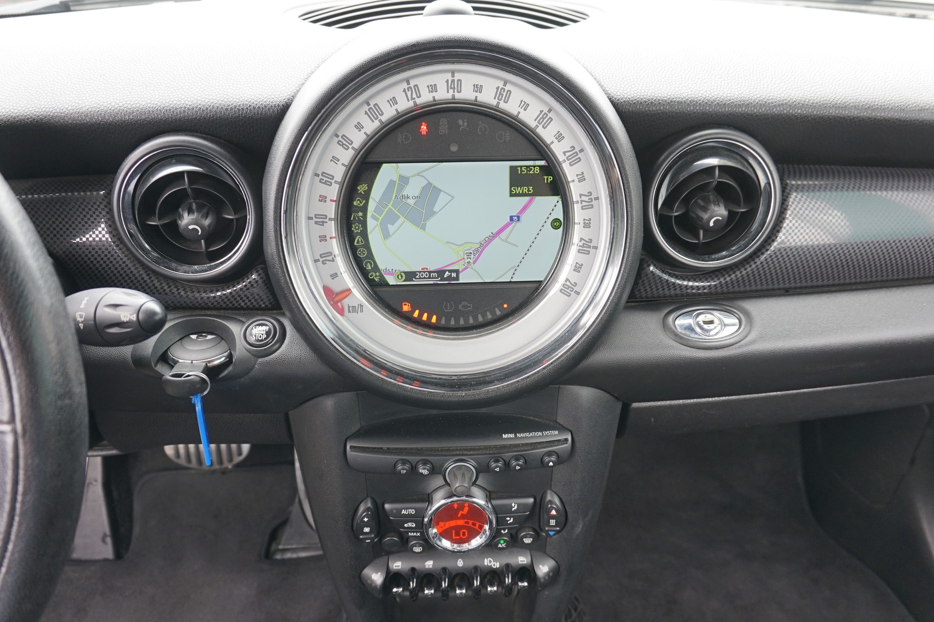MINI Cooper SD Cabriolet-image-25