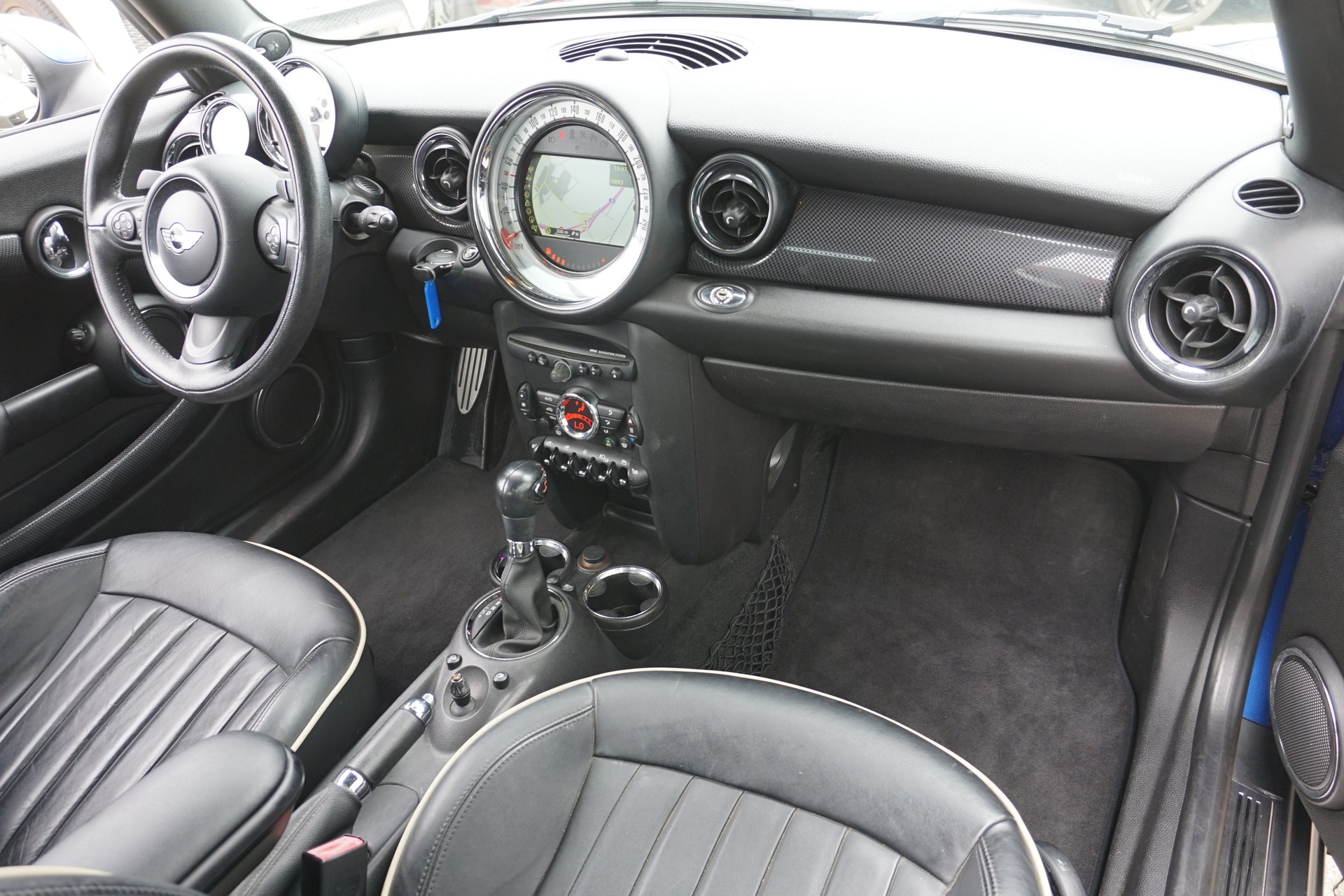 MINI Cooper SD Cabriolet-image-22