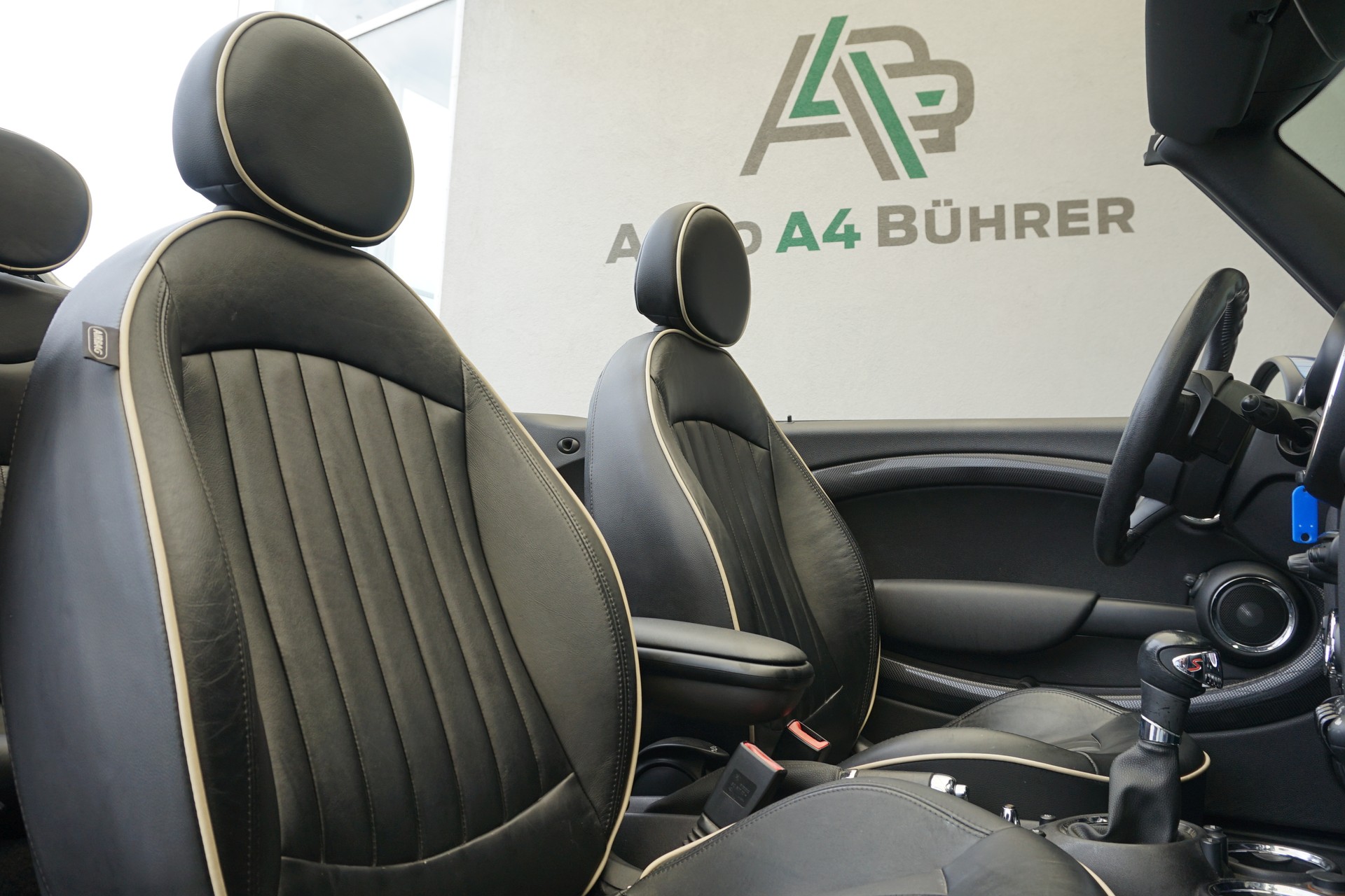 MINI Cooper SD Cabriolet-image-24