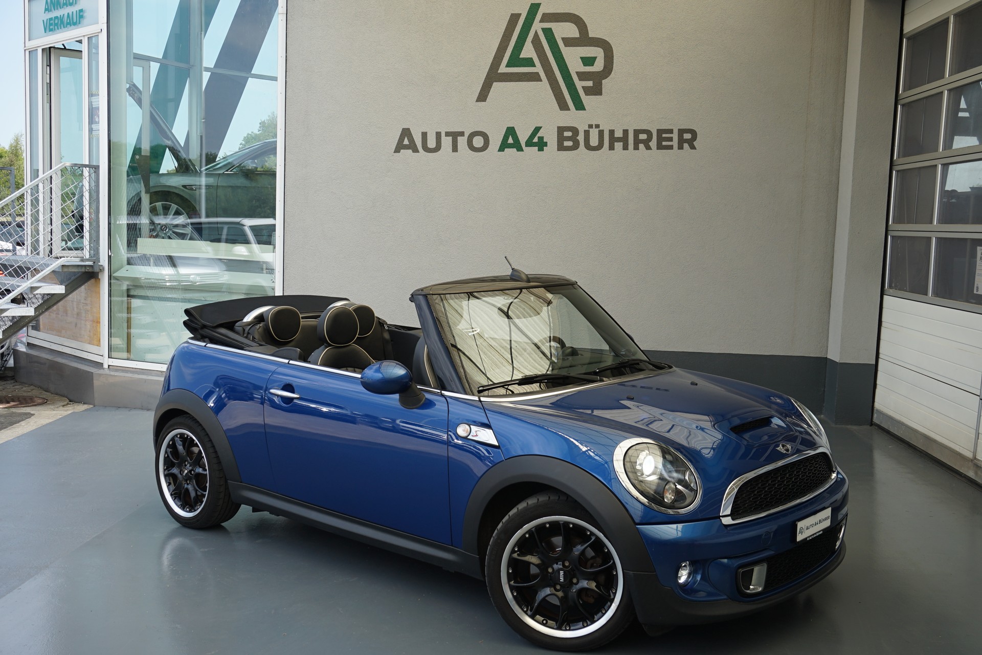 MINI Cooper SD Cabriolet-image-4