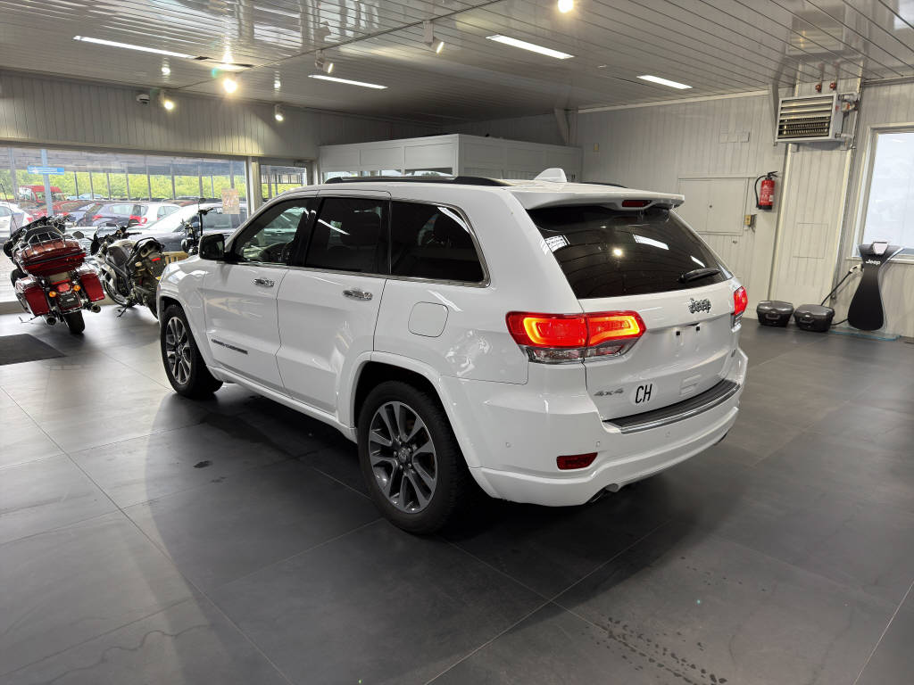 JEEP Grand Cherokee 3.0 CRD 250 Overland-image-16