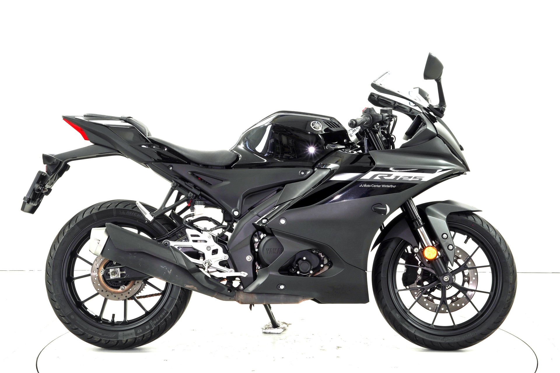YAMAHA YZF 125 ABS-showroom-element-3