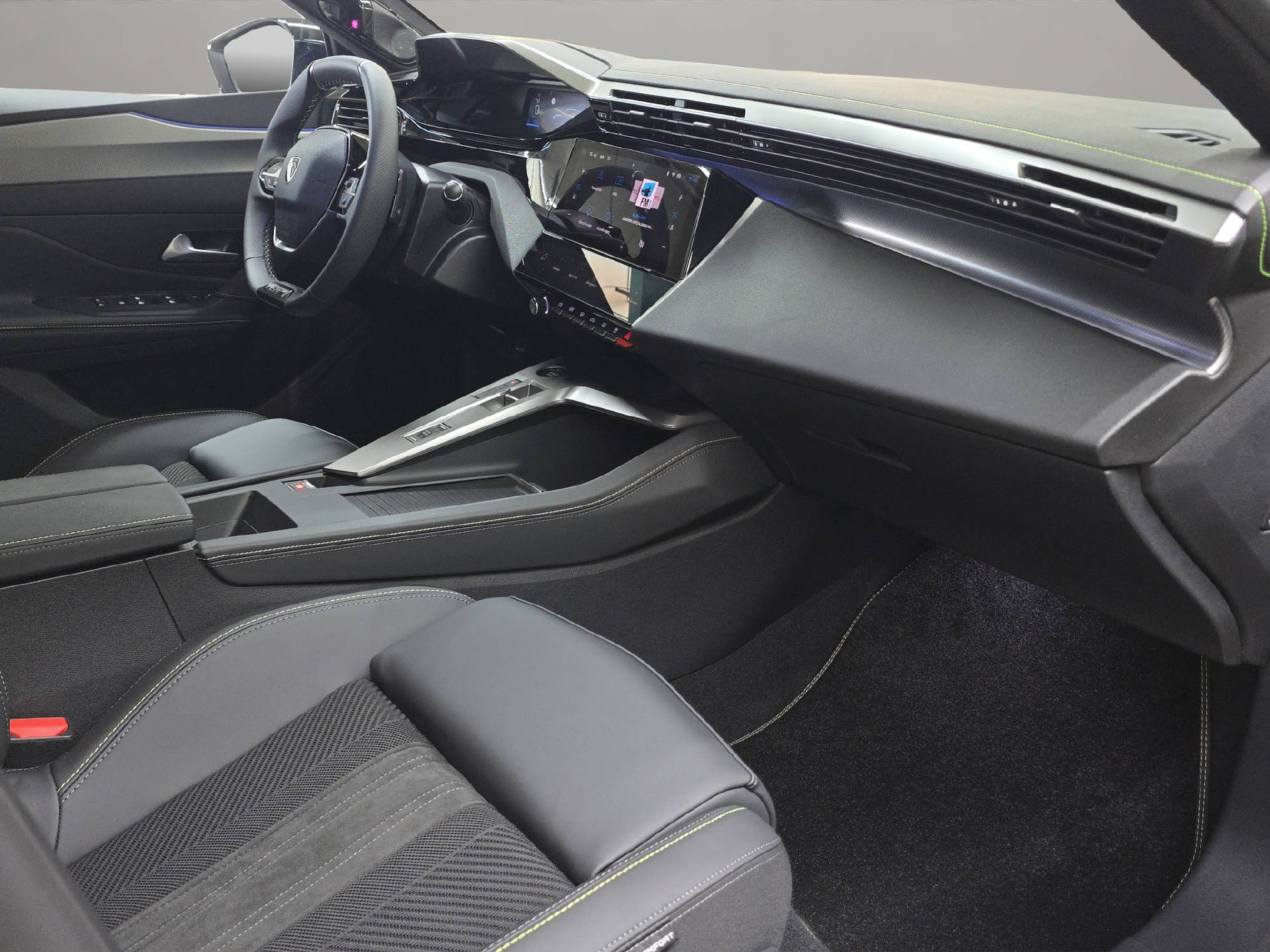 PEUGEOT E-408 GT Exclusive-image-10