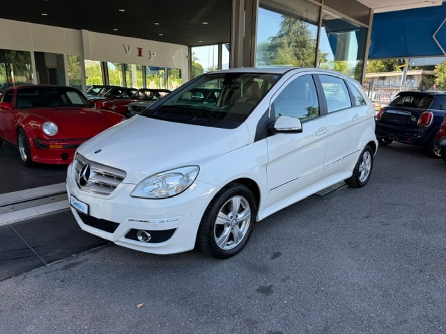 MERCEDES-BENZ B 200 Autotronic-image-4