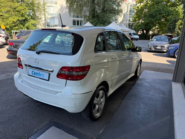 MERCEDES-BENZ B 200 Autotronic-image-6