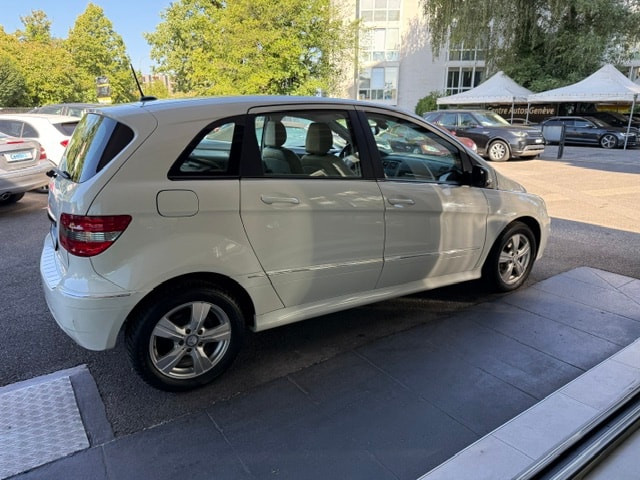 MERCEDES-BENZ B 200 Autotronic-image-5