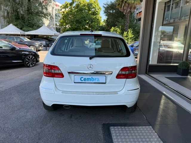 MERCEDES-BENZ B 200 Autotronic-image-7