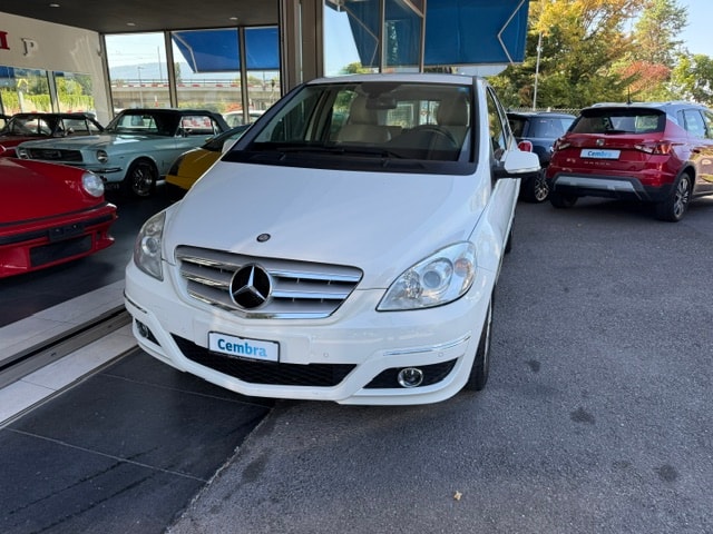 MERCEDES-BENZ B 200 Autotronic-image-1