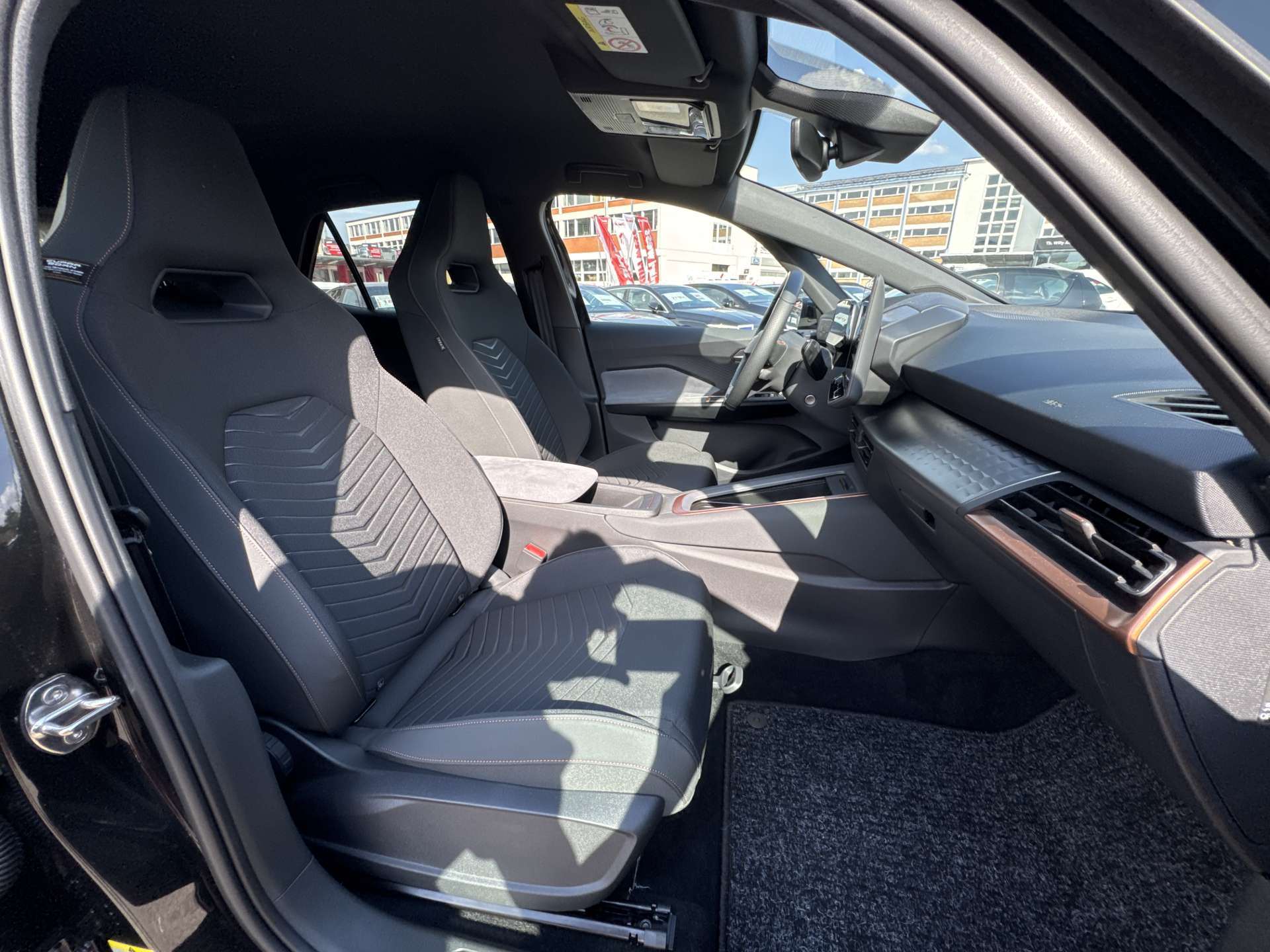 CUPRA Born 79 kWh e-Boost Automat-image-12