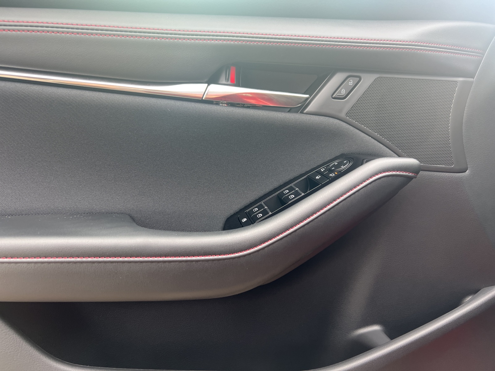 MAZDA 3 Hatchback SKYACTIV-G M Hybrid 140 Homura Automat-image-5