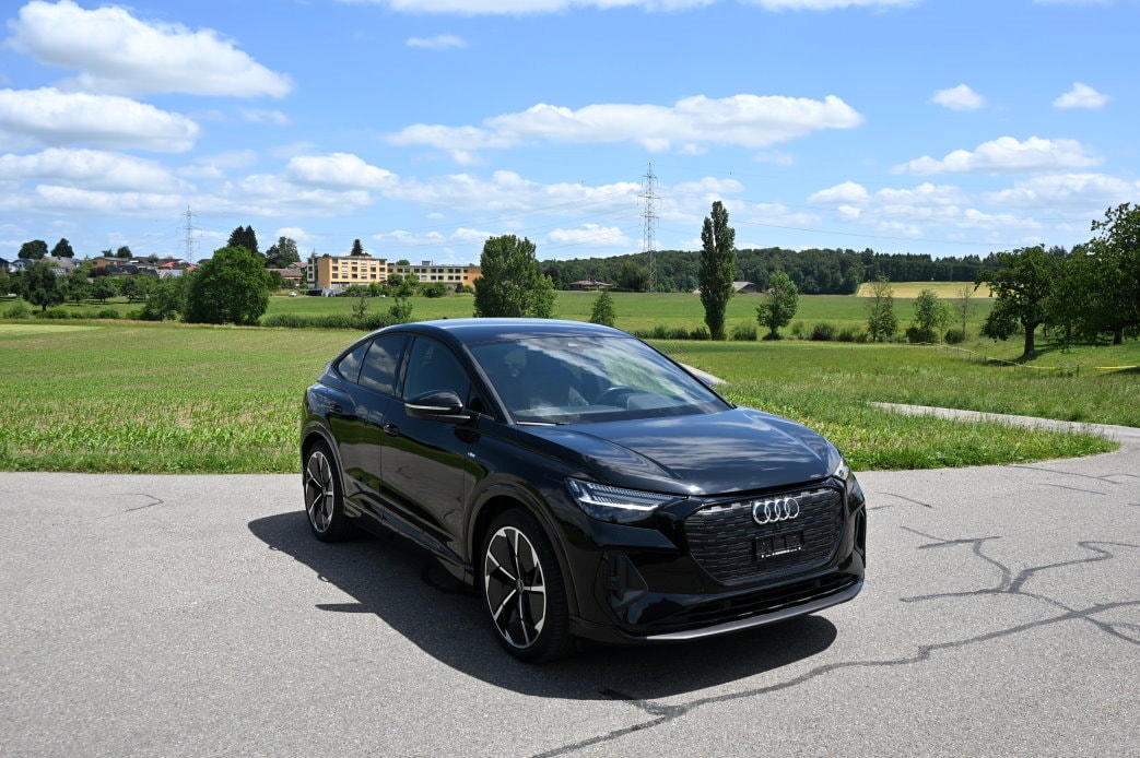 AUDI Q4 Sportback e-tron 35 S Line-image-1
