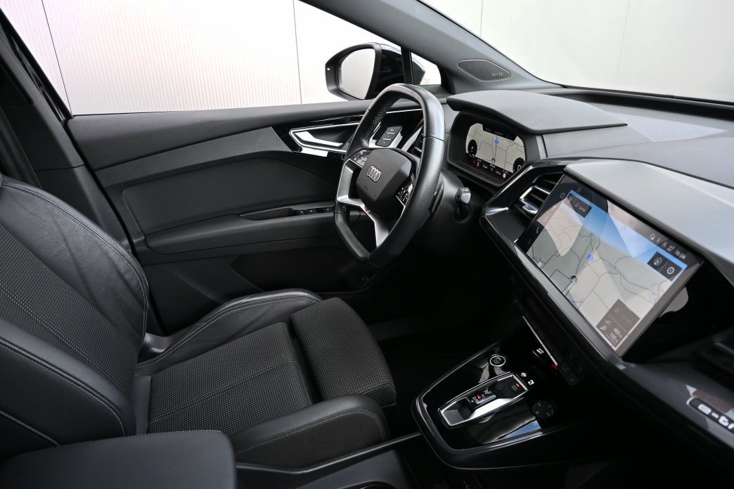 AUDI Q4 Sportback e-tron 35 S Line-image-6