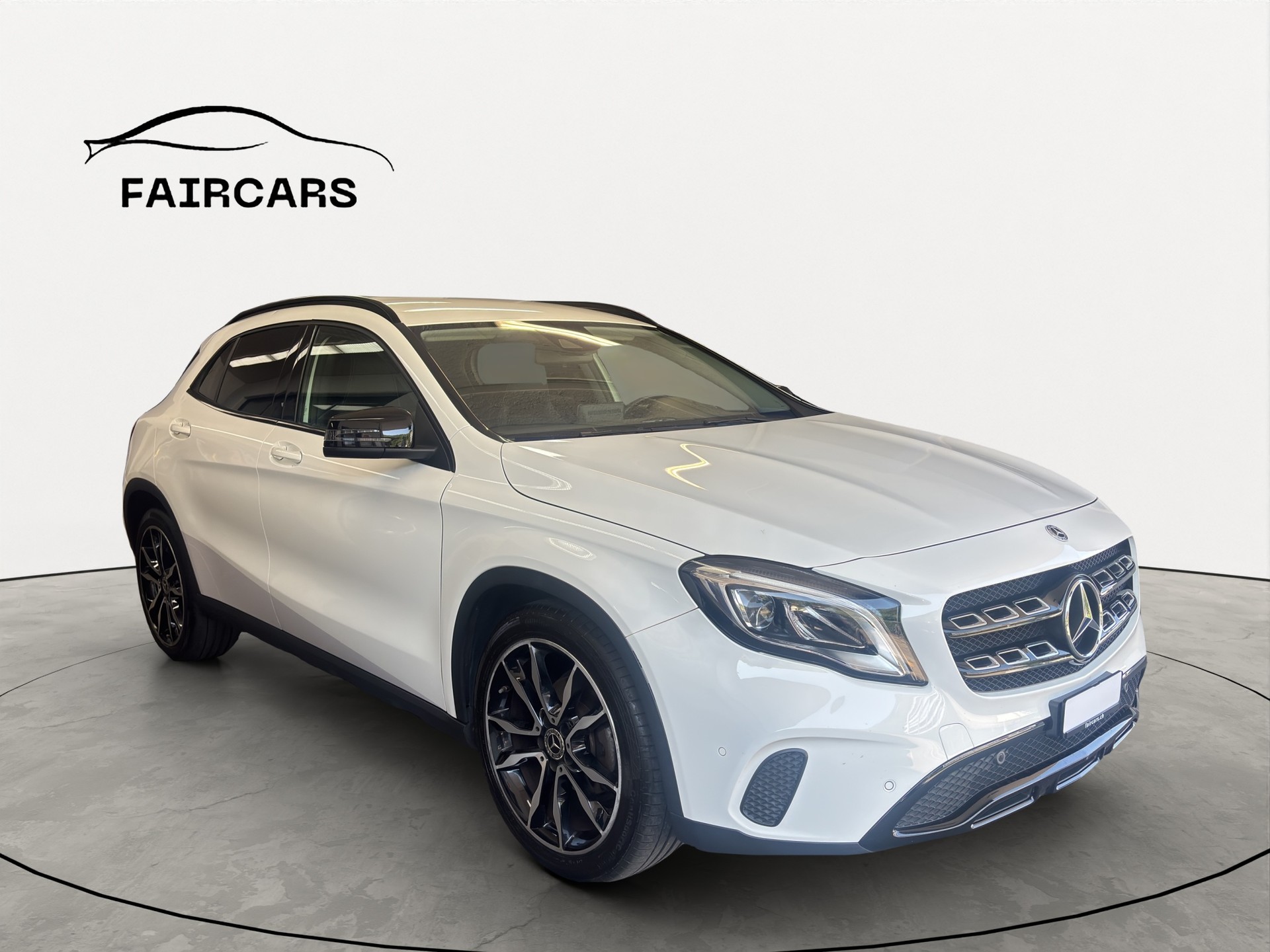 MERCEDES-BENZ GLA 200 Night Star 7G-DCT-image-7