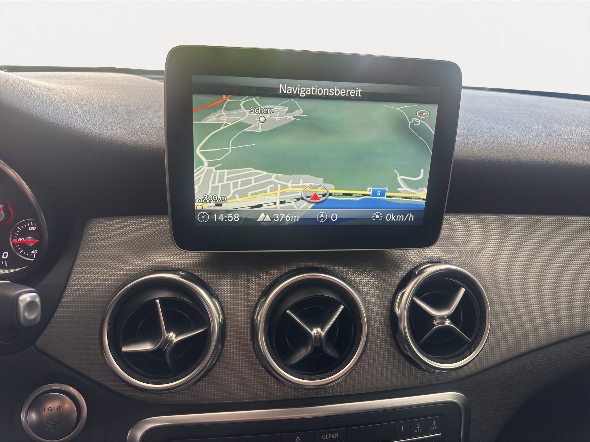 MERCEDES-BENZ GLA 200 Night Star 7G-DCT-image-12