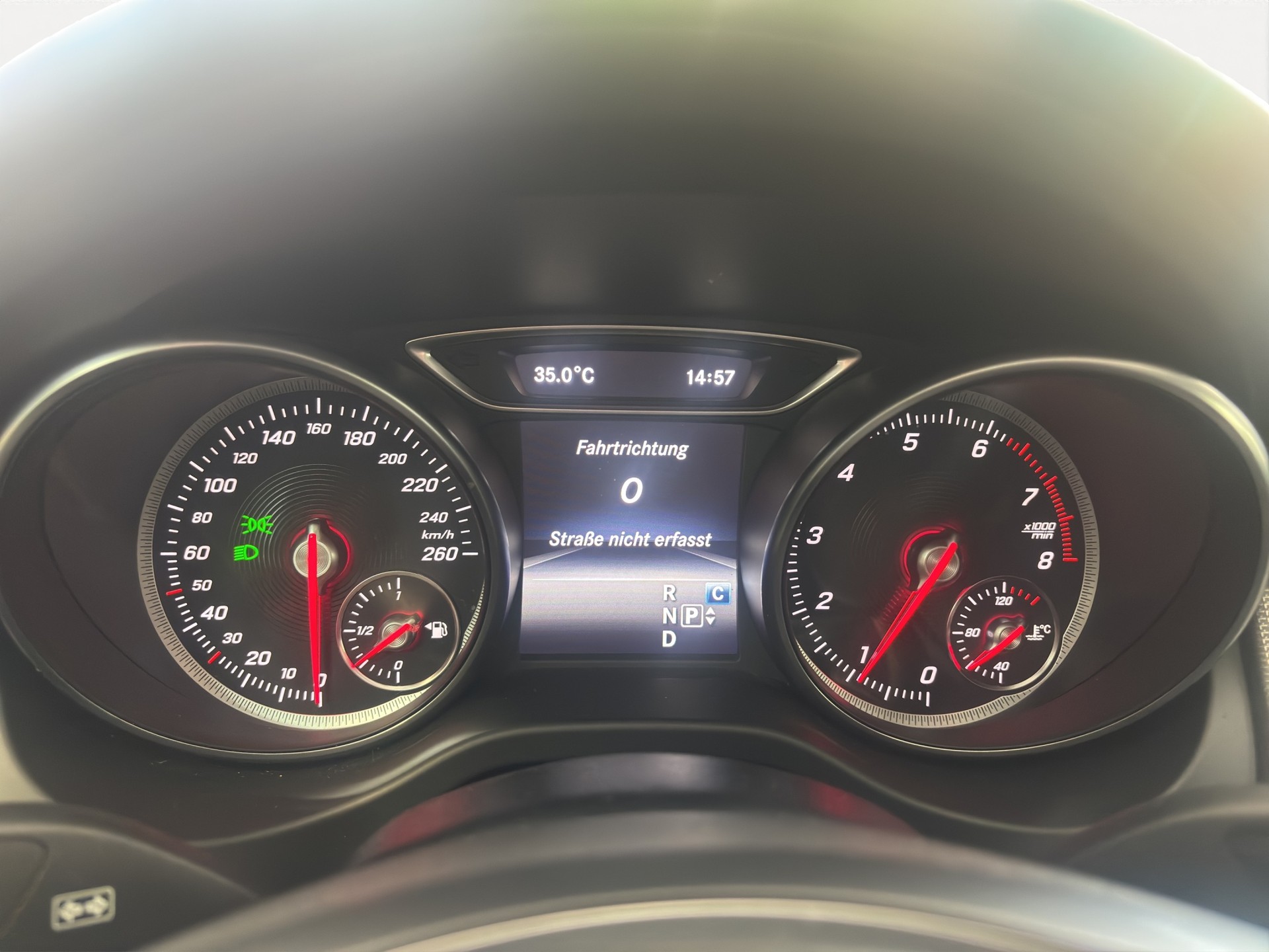 MERCEDES-BENZ GLA 200 Night Star 7G-DCT-image-9