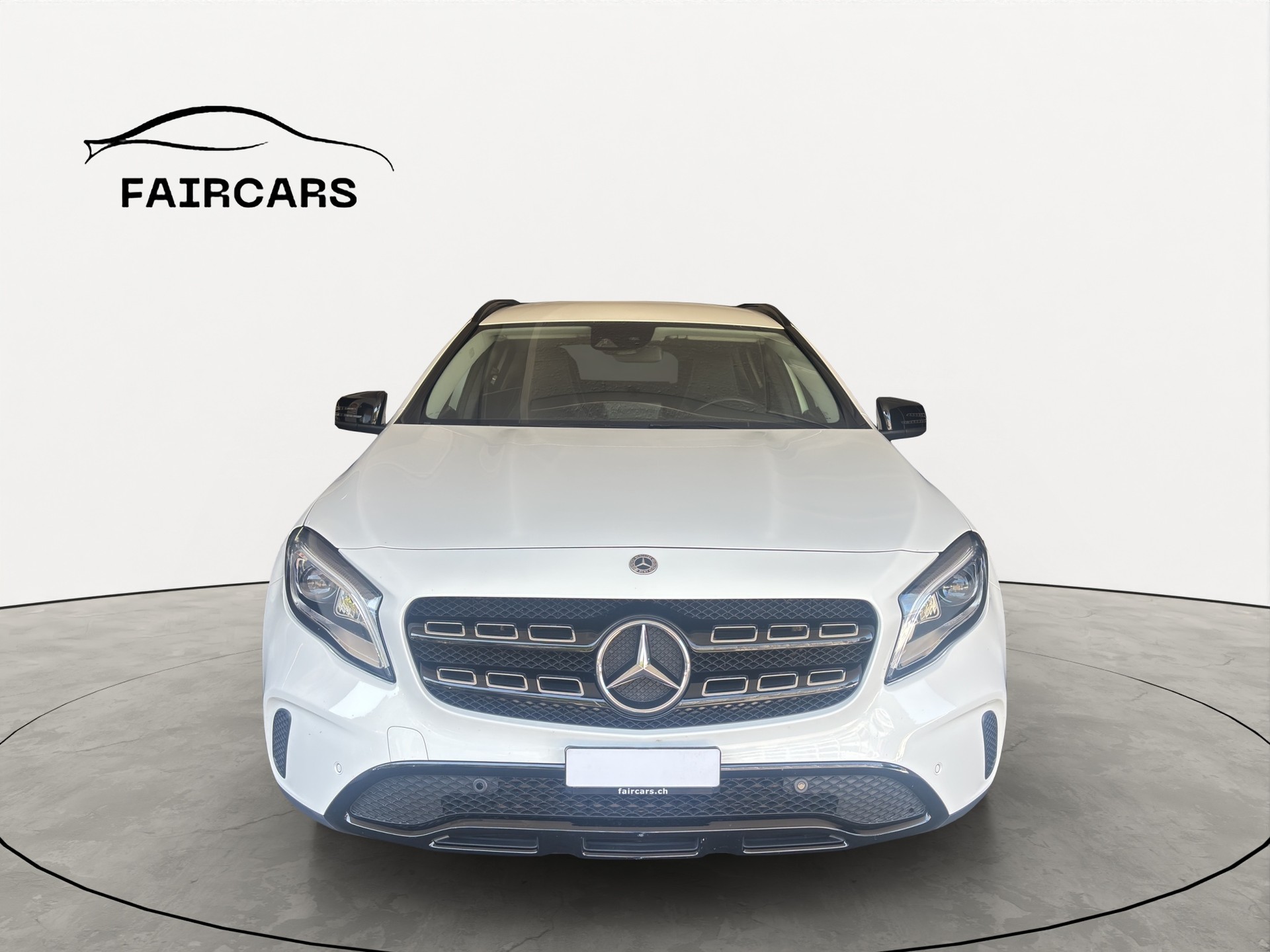 MERCEDES-BENZ GLA 200 Night Star 7G-DCT-image-0