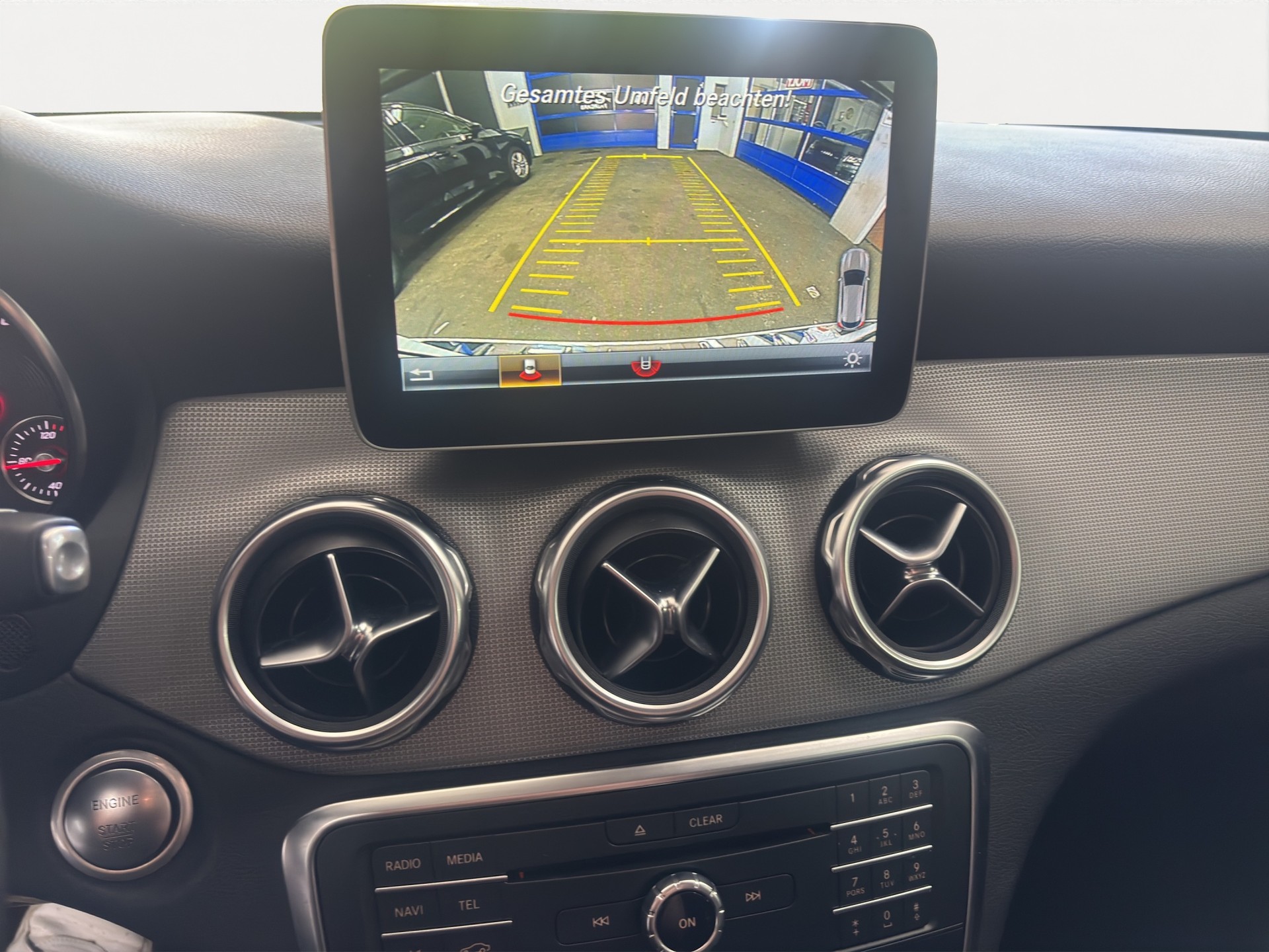 MERCEDES-BENZ GLA 200 Night Star 7G-DCT-image-13