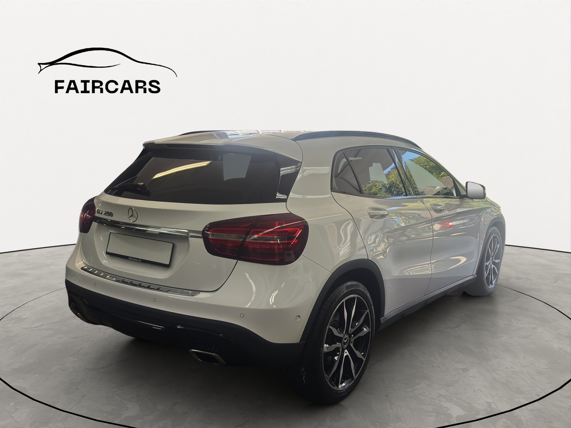 MERCEDES-BENZ GLA 200 Night Star 7G-DCT-image-5