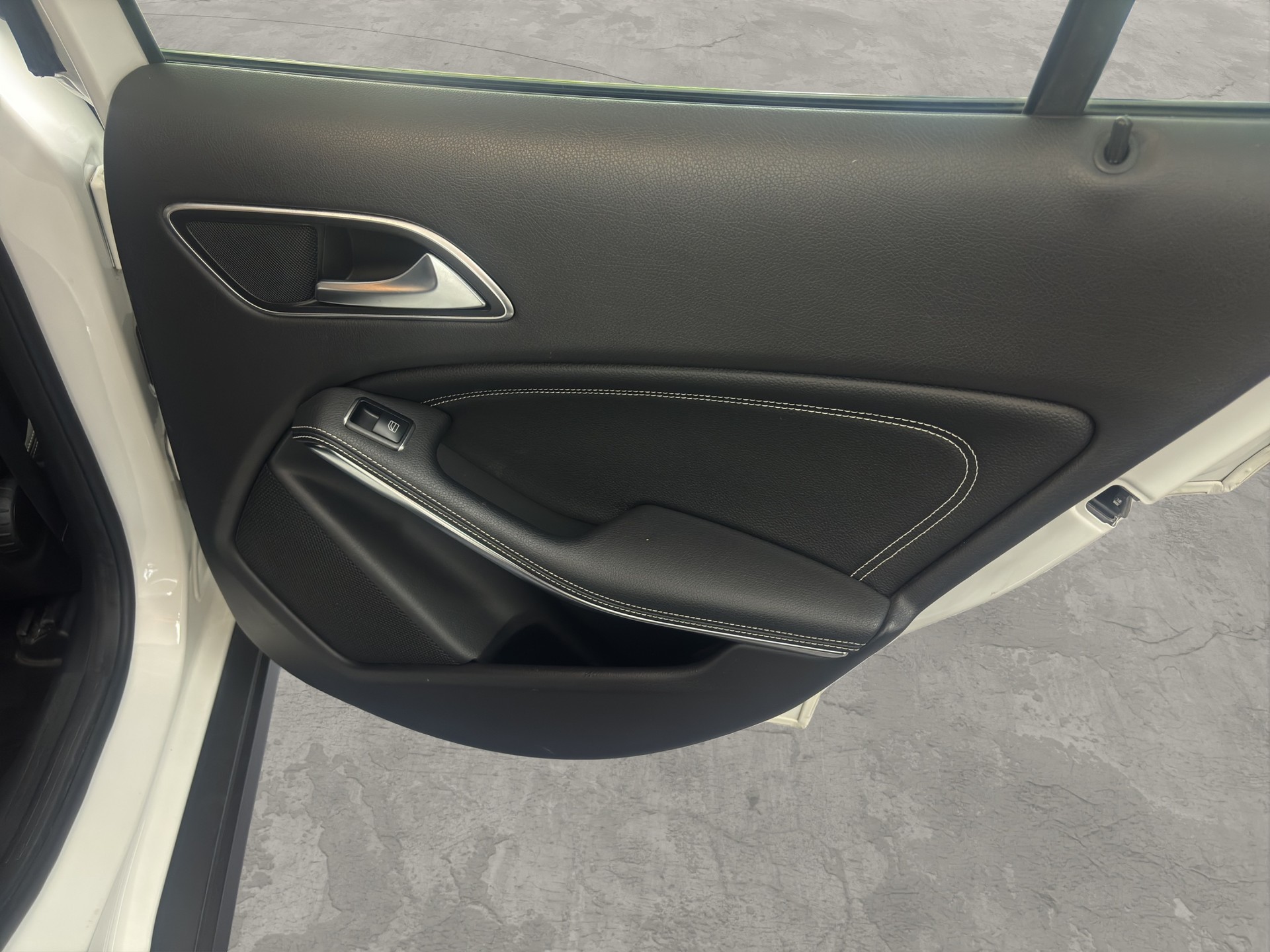 MERCEDES-BENZ GLA 200 Night Star 7G-DCT-image-17