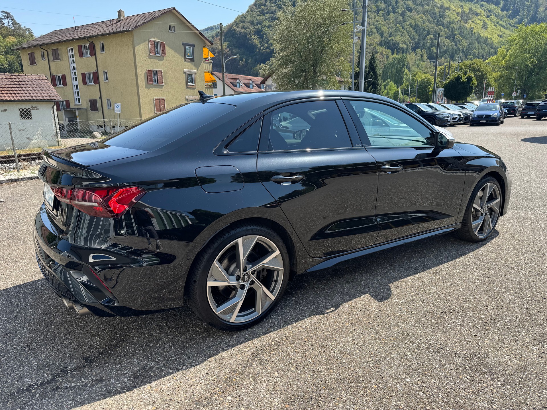 AUDI S3 Limousine *Performance Akrapovic* TFSI quattro S-tronic-image-7