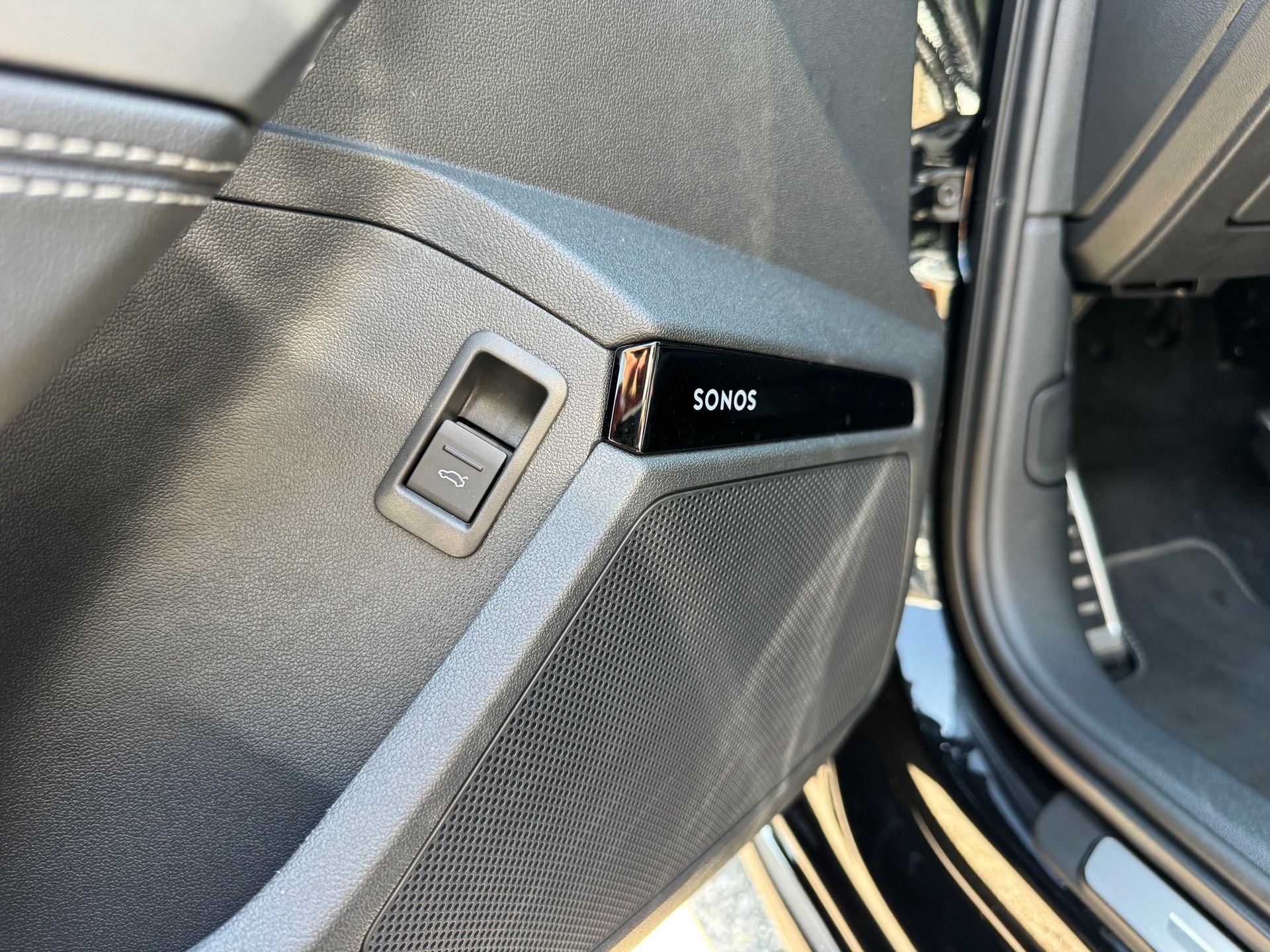 AUDI S3 Limousine *Performance Akrapovic* TFSI quattro S-tronic-image-23