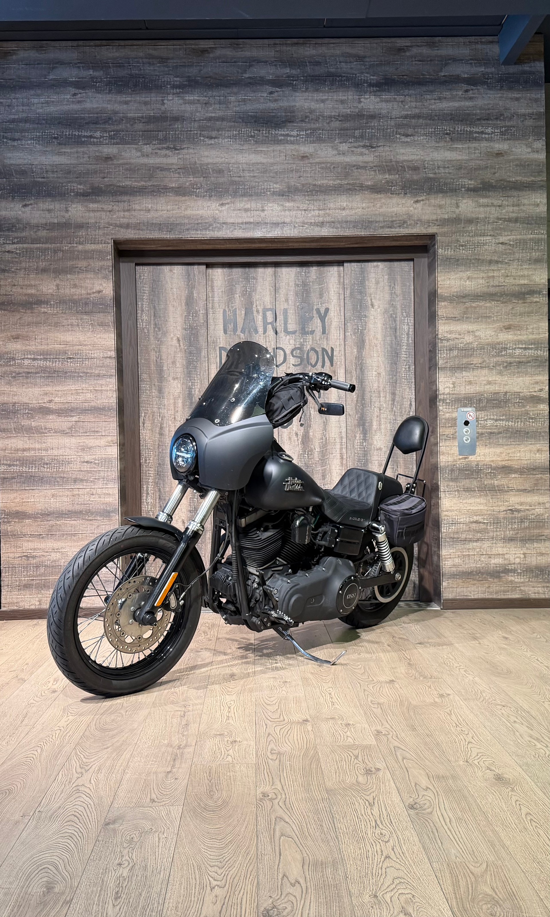 HARLEY-DAVIDSON FXDB Dyna Street Bob 103 ABS-showroom-element-2