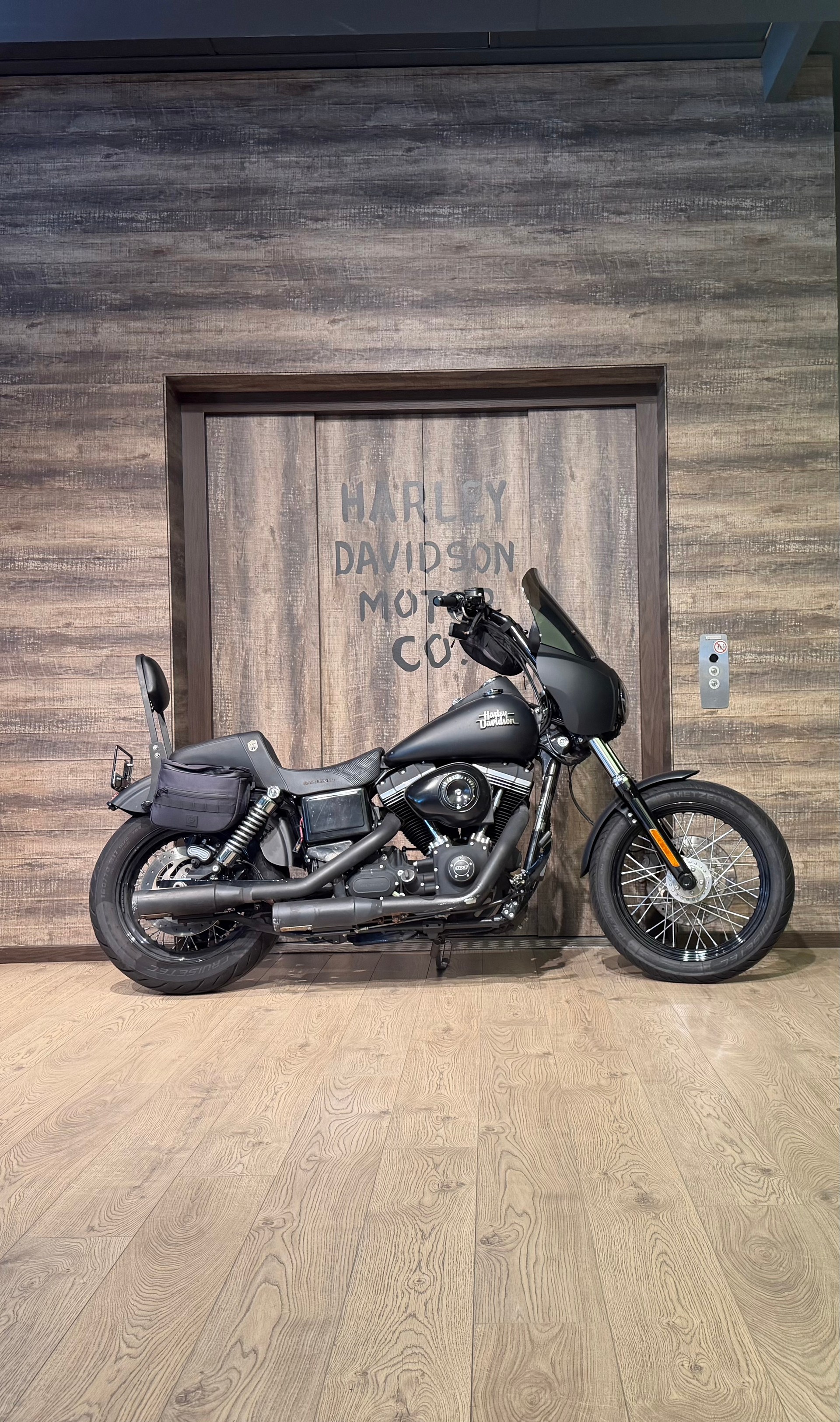 HARLEY-DAVIDSON FXDB Dyna Street Bob 103 ABS