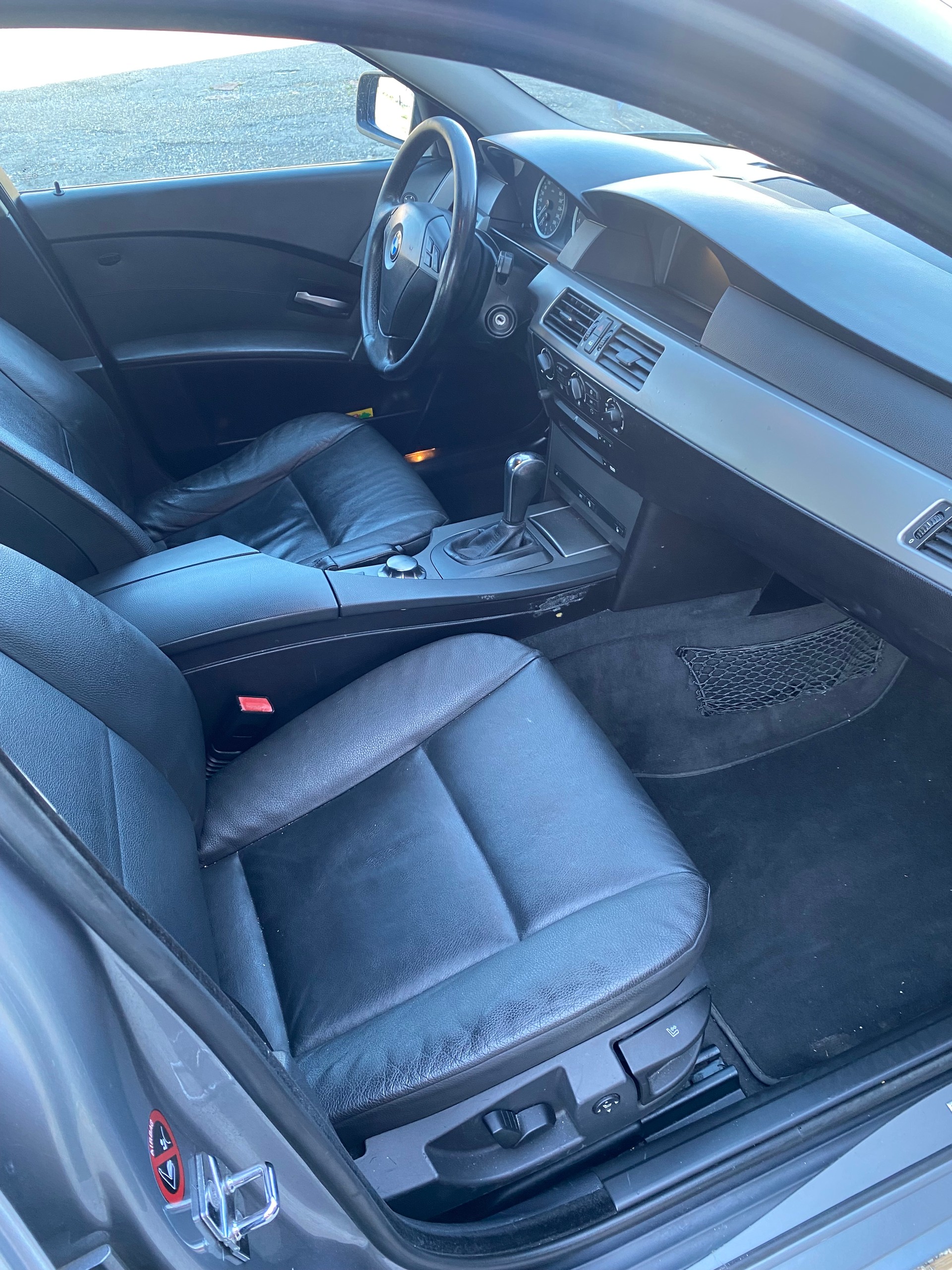 BMW 525i Touring-image-6