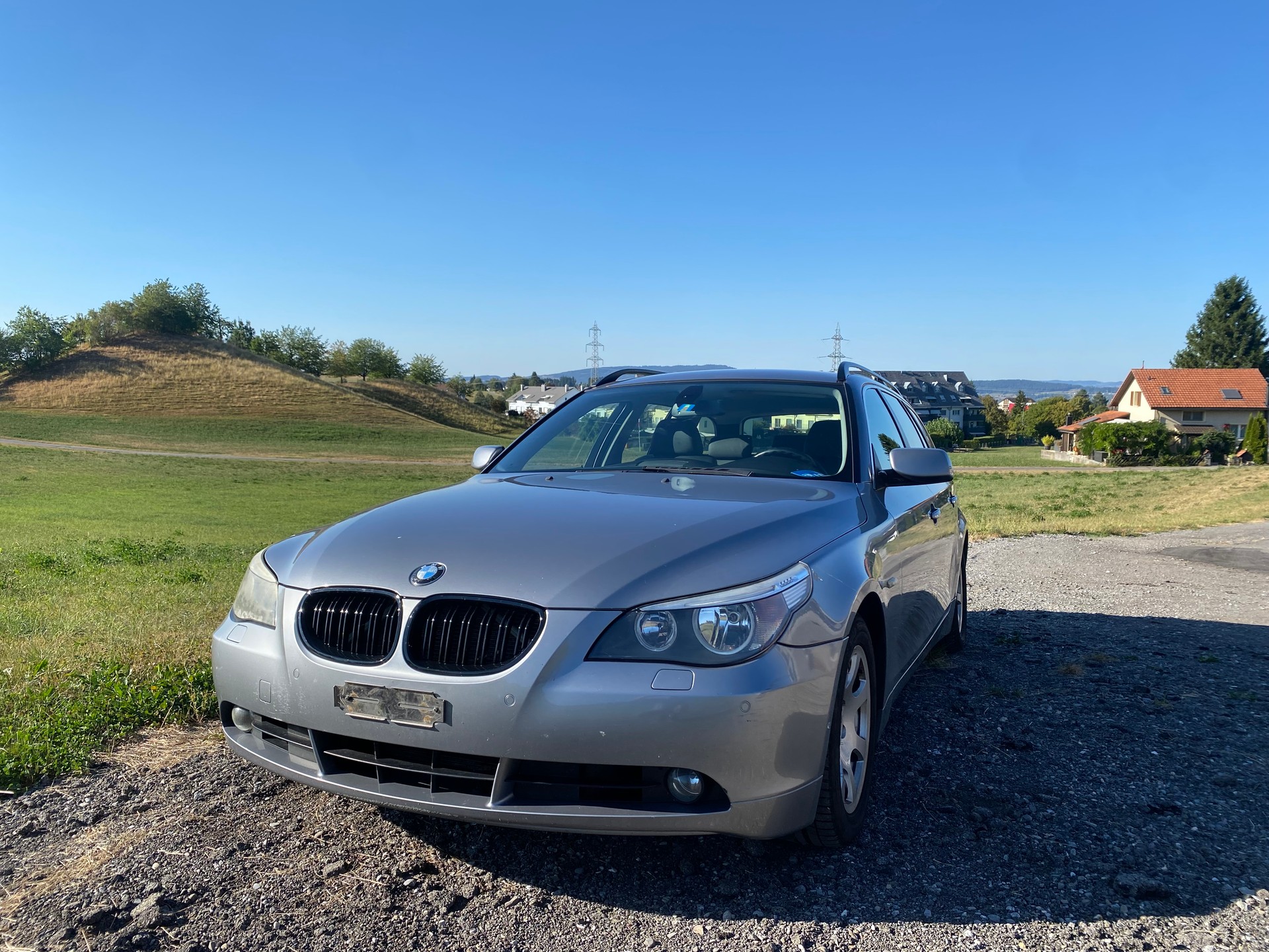 BMW 525i Touring-image-4