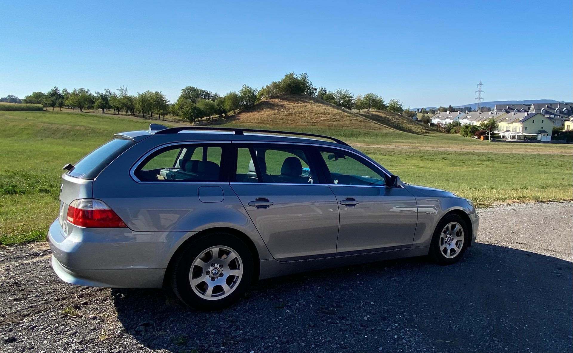 BMW 525i Touring-image-2