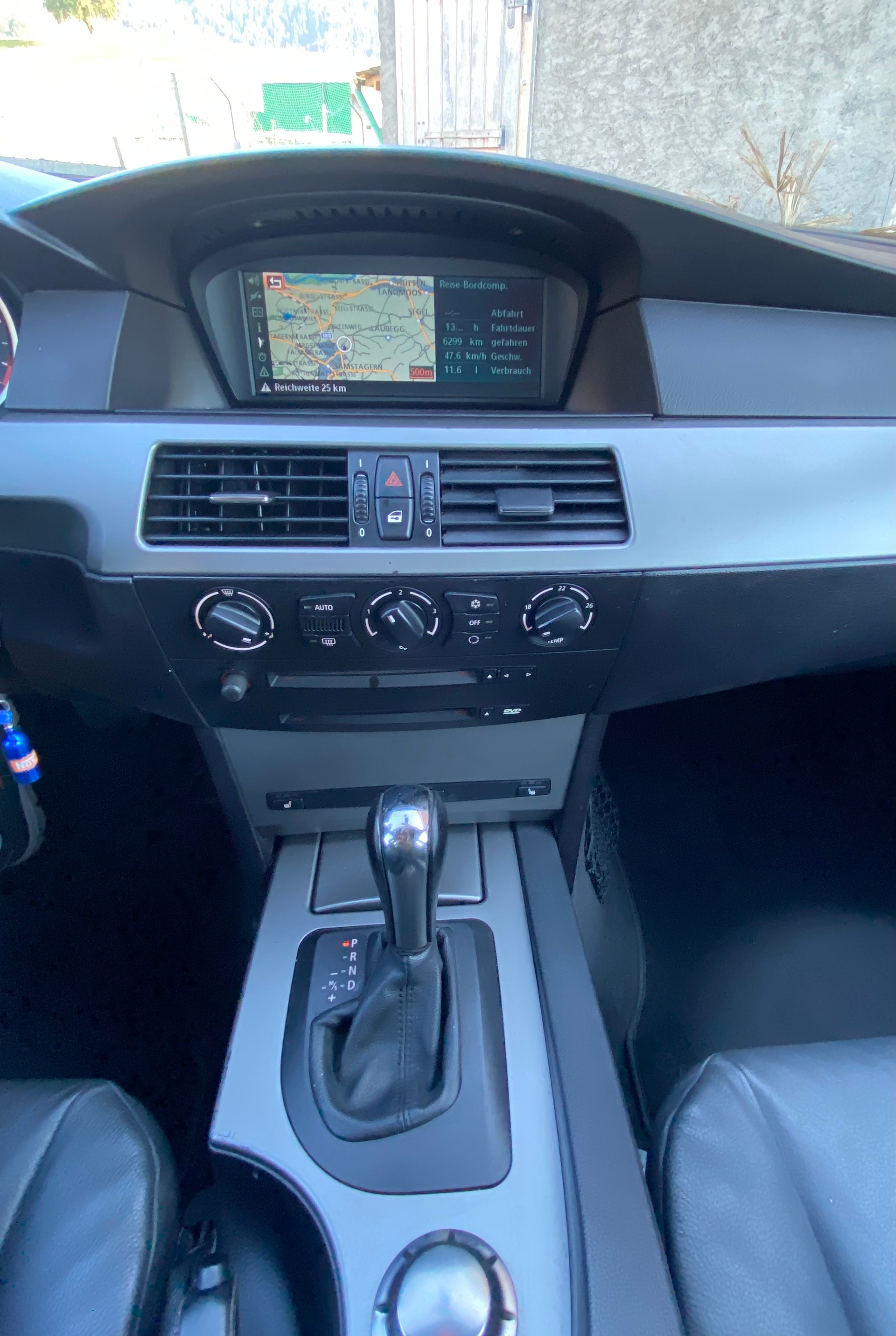 BMW 525i Touring-image-9