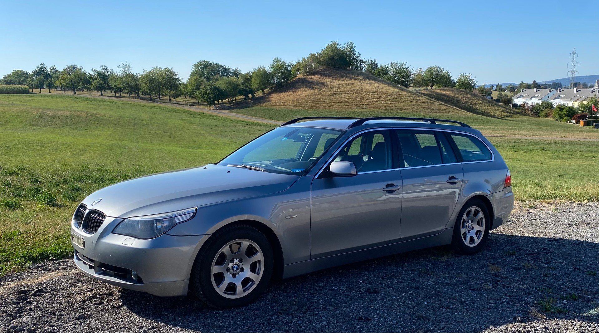 BMW 525i Touring-image-0