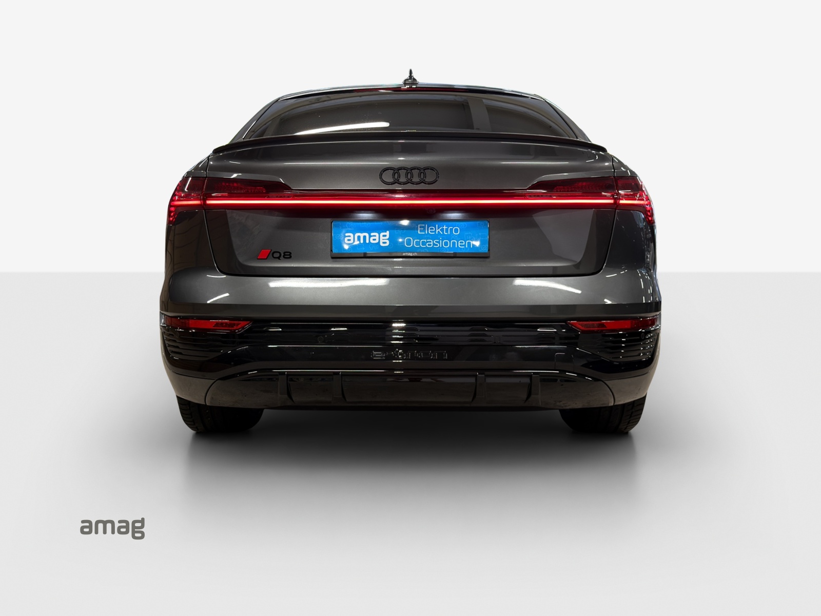 AUDI Q8 Sportback 55 e-tron Black Edition quattro-image-3