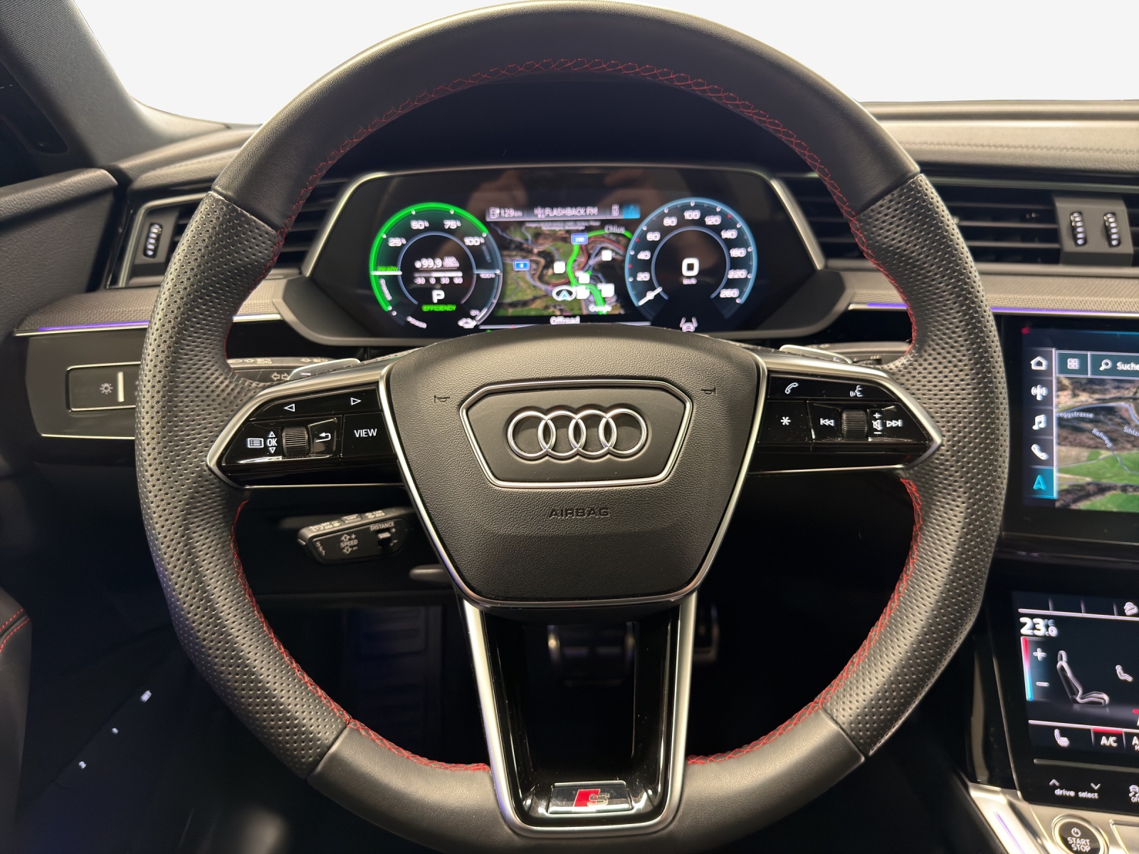 AUDI Q8 Sportback 55 e-tron Black Edition quattro-image-9