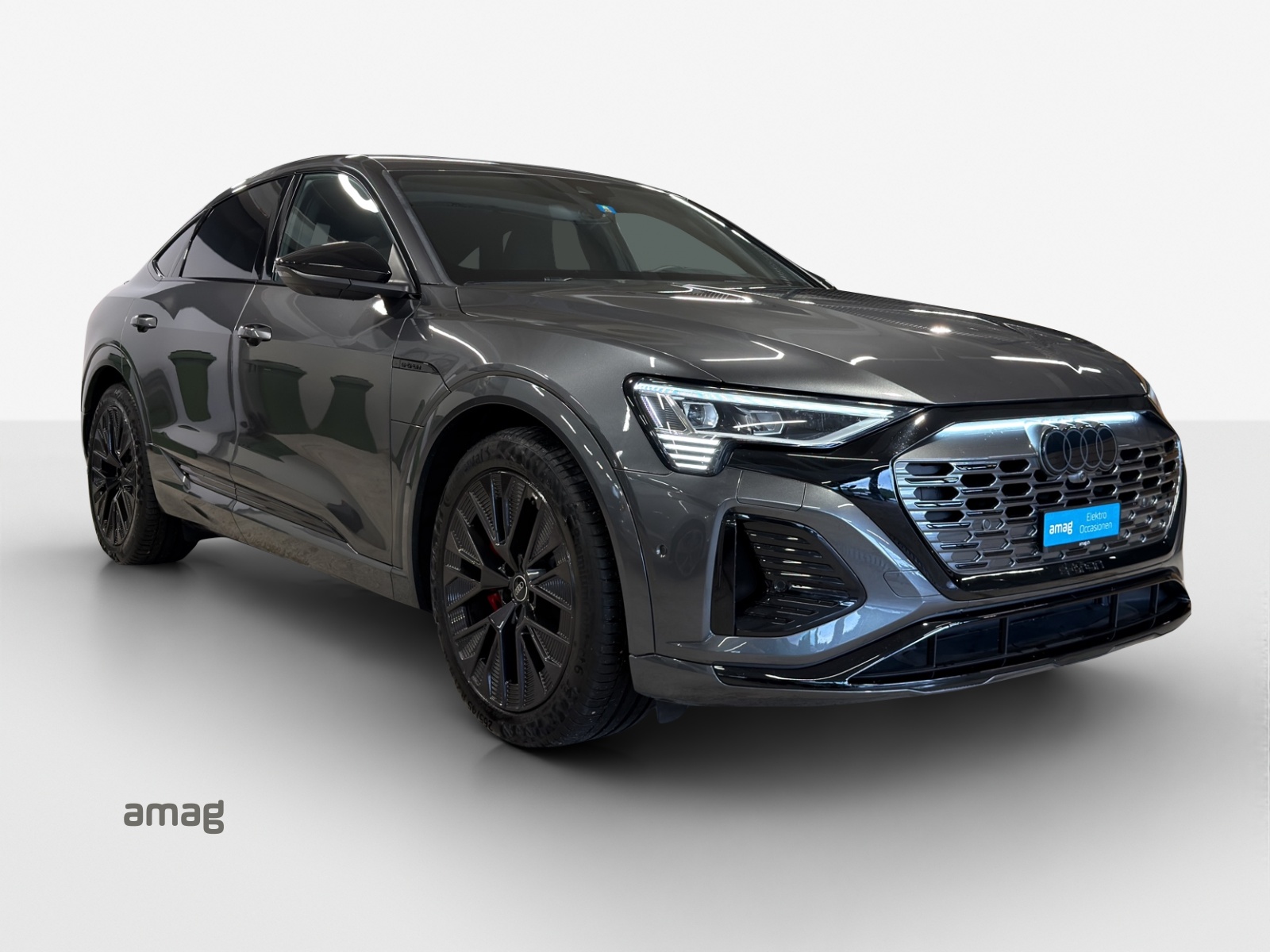 AUDI Q8 Sportback 55 e-tron Black Edition quattro-image-5
