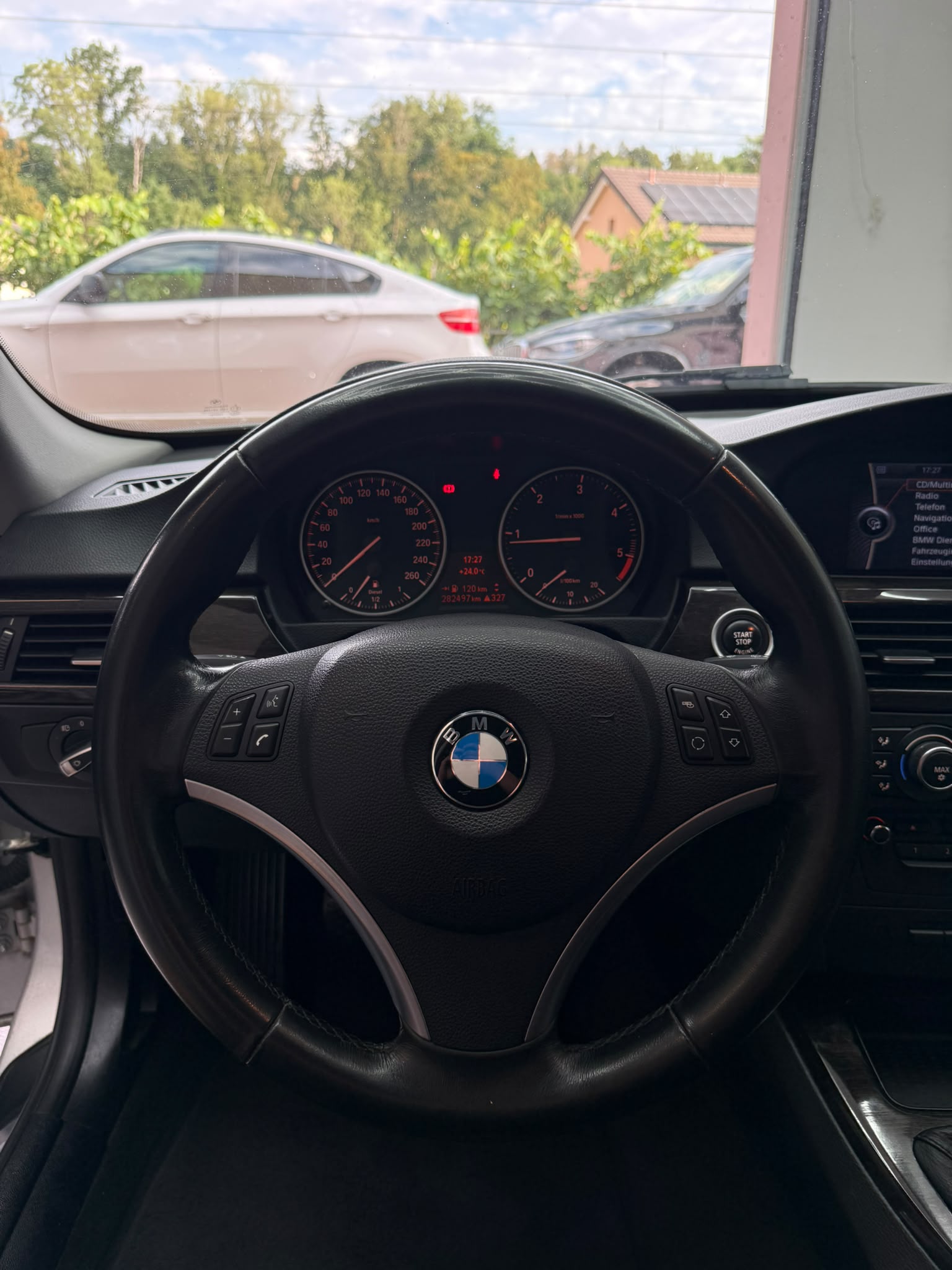 BMW 320d Touring Dynamic Edition-image-6