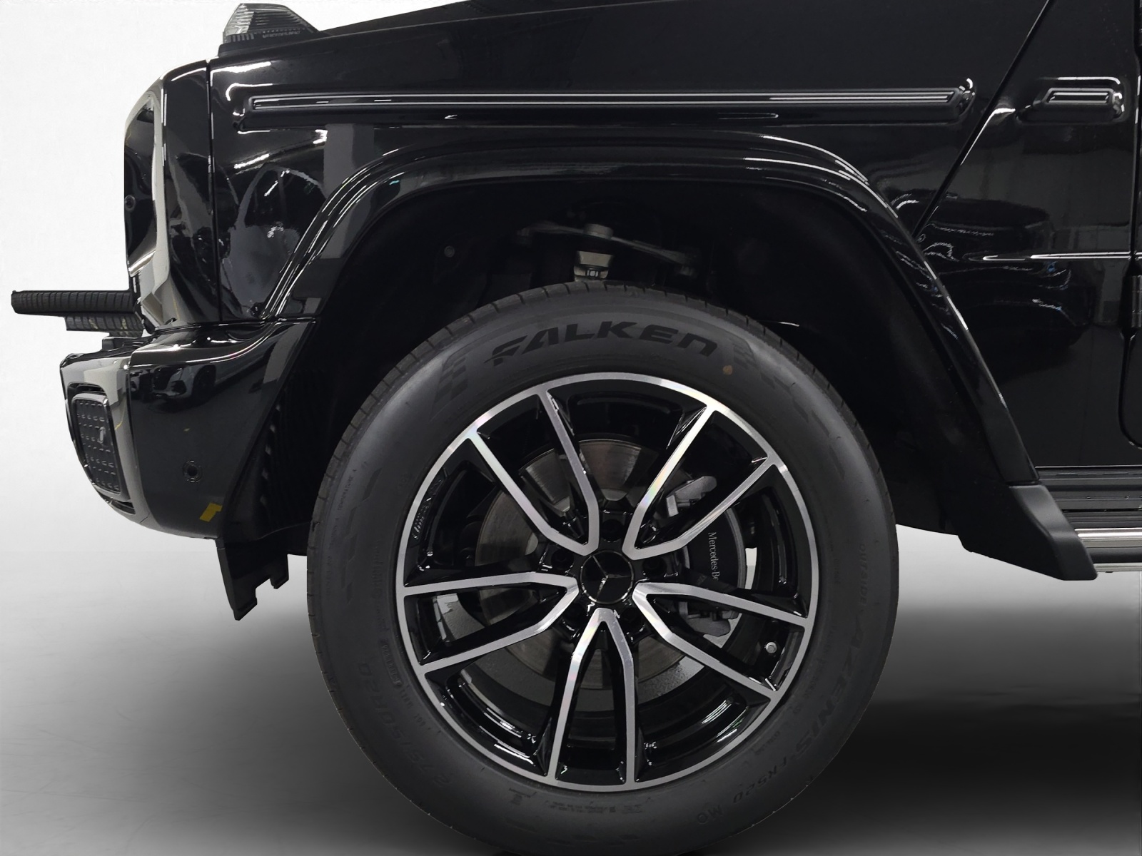 MERCEDES-BENZ G 450 d AMG Line-image-7