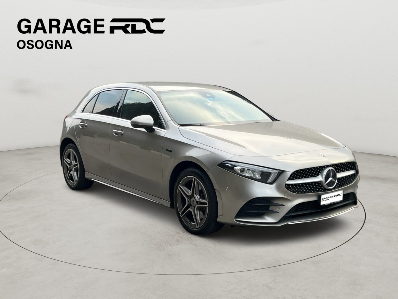 MERCEDES-BENZ A 250e AMG Line 8G-DCT-image-2