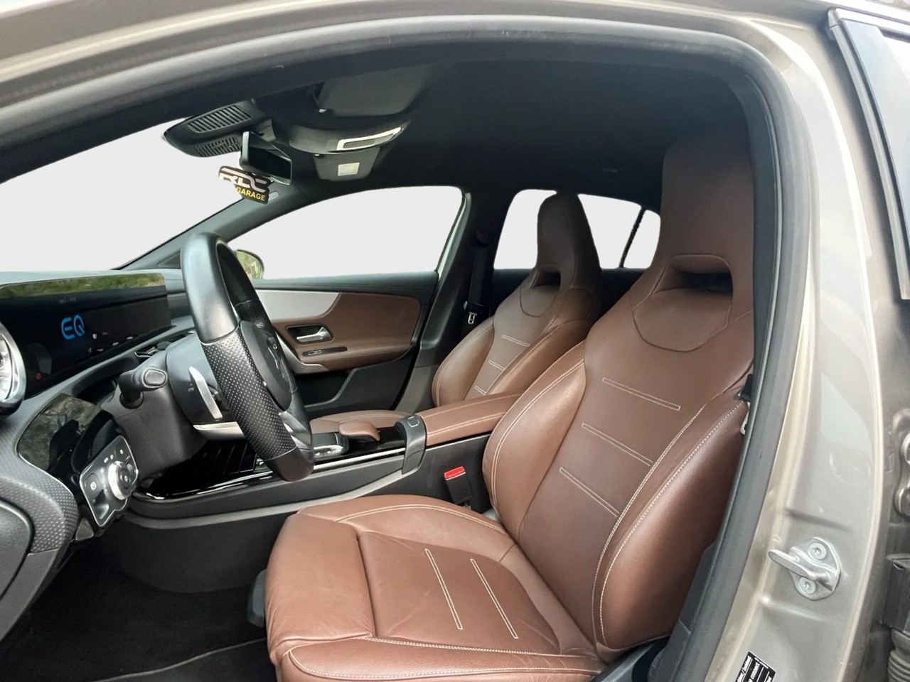 MERCEDES-BENZ A 250e AMG Line 8G-DCT-image-7