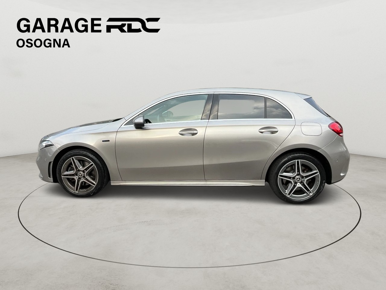 MERCEDES-BENZ A 250e AMG Line 8G-DCT-image-6
