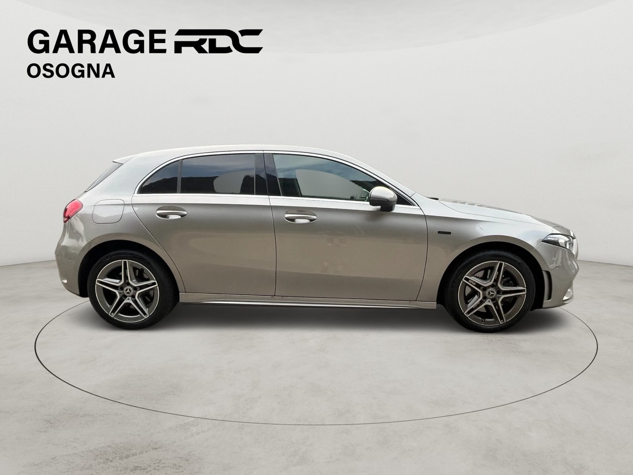 MERCEDES-BENZ A 250e AMG Line 8G-DCT-image-3