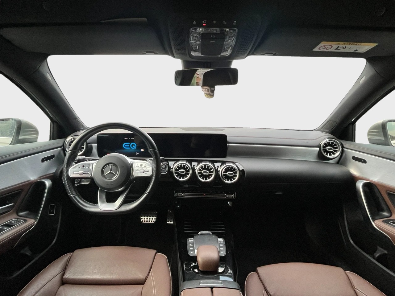 MERCEDES-BENZ A 250e AMG Line 8G-DCT-image-8