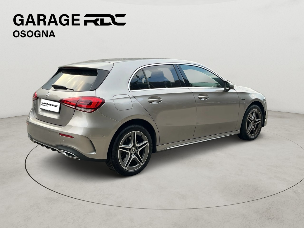 MERCEDES-BENZ A 250e AMG Line 8G-DCT-image-4