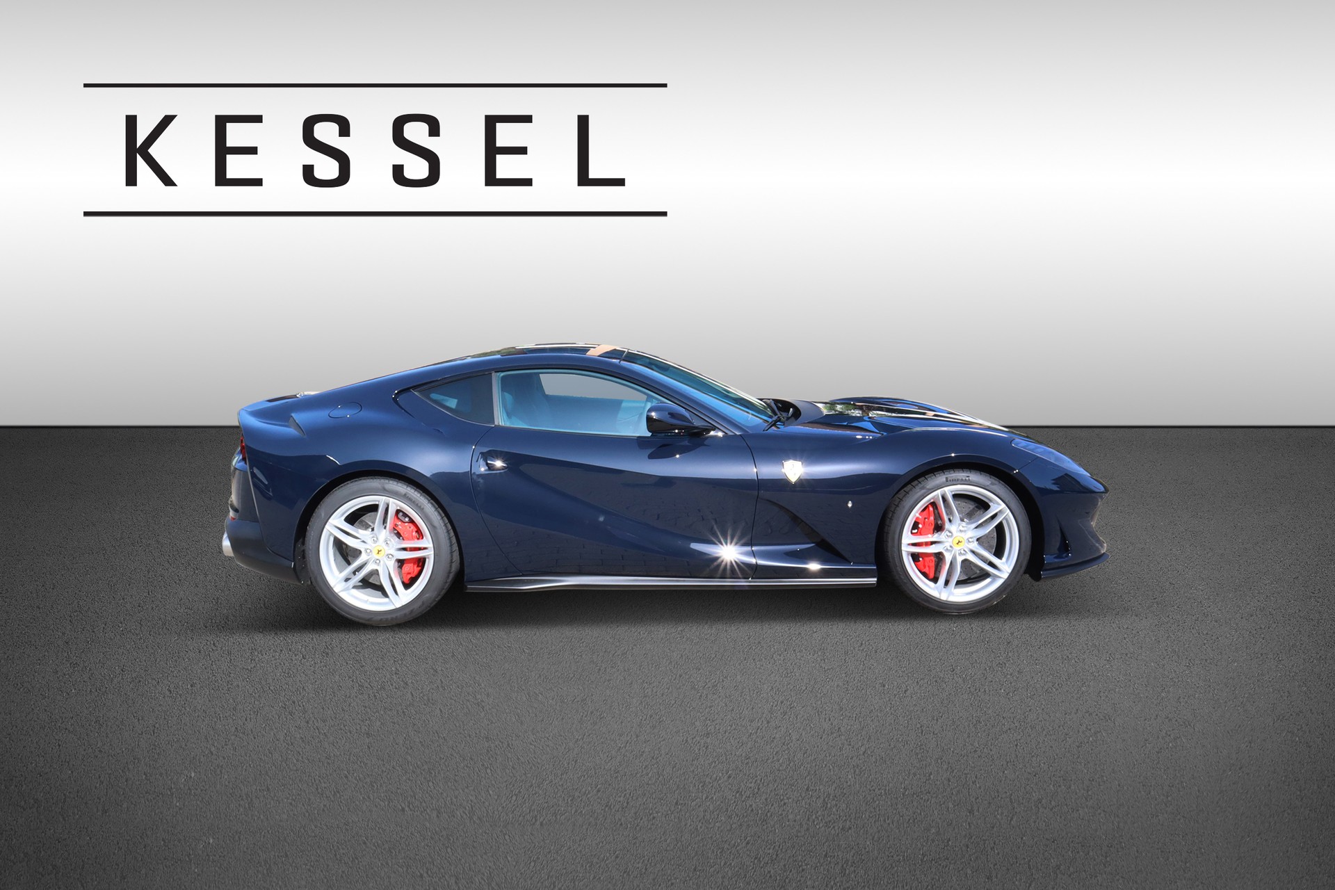 FERRARI 812 Superfast-image-7