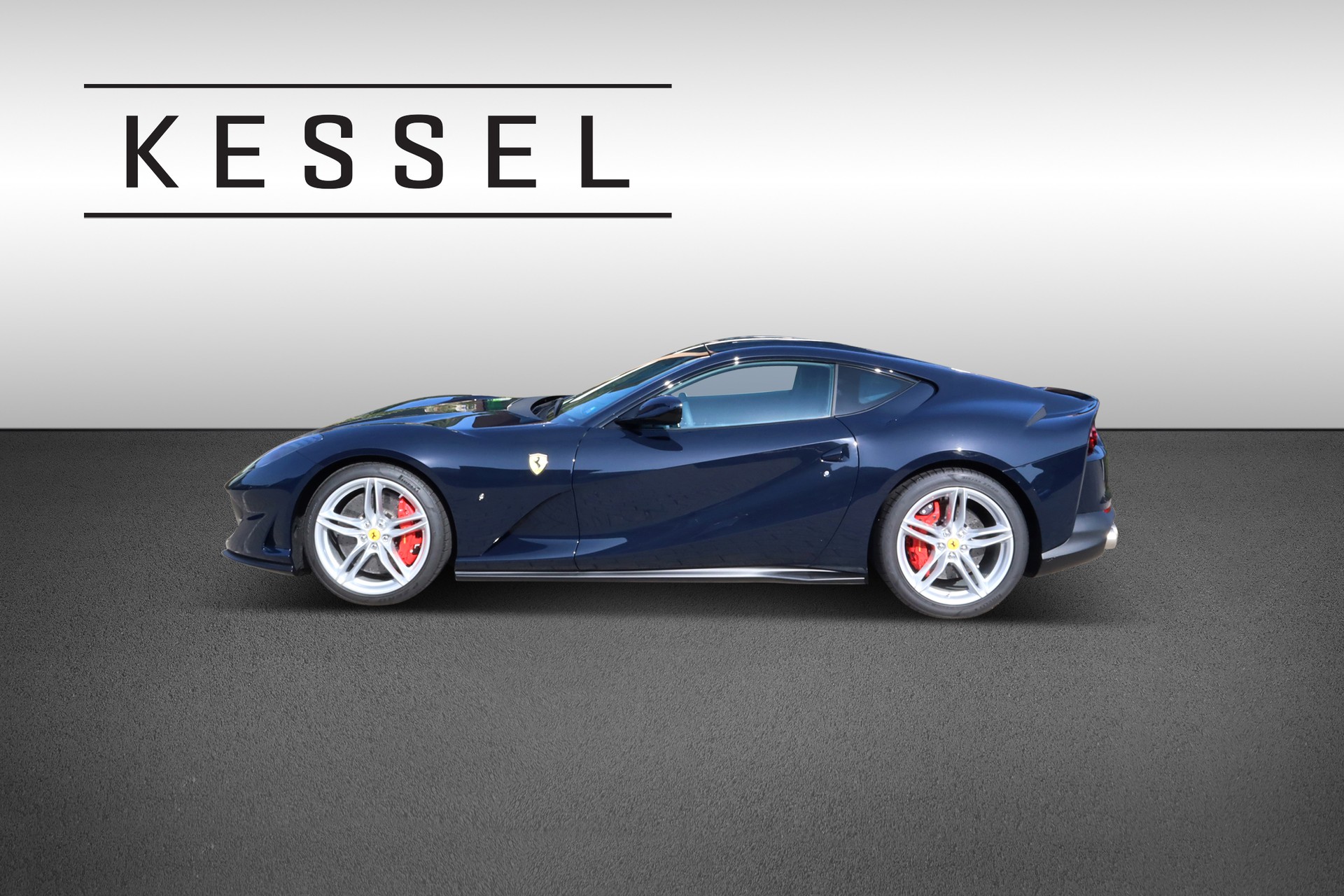 FERRARI 812 Superfast-image-3
