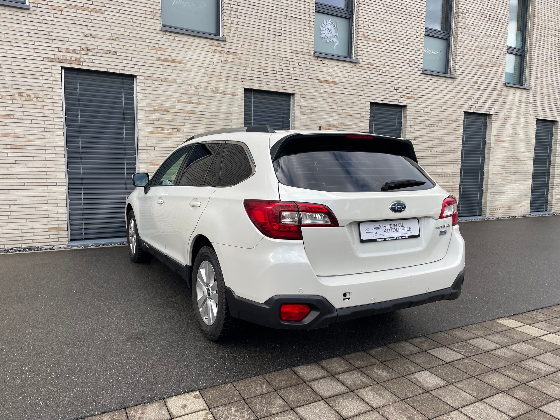 SUBARU Outback 2.0D Limited Classic AWD-image-10
