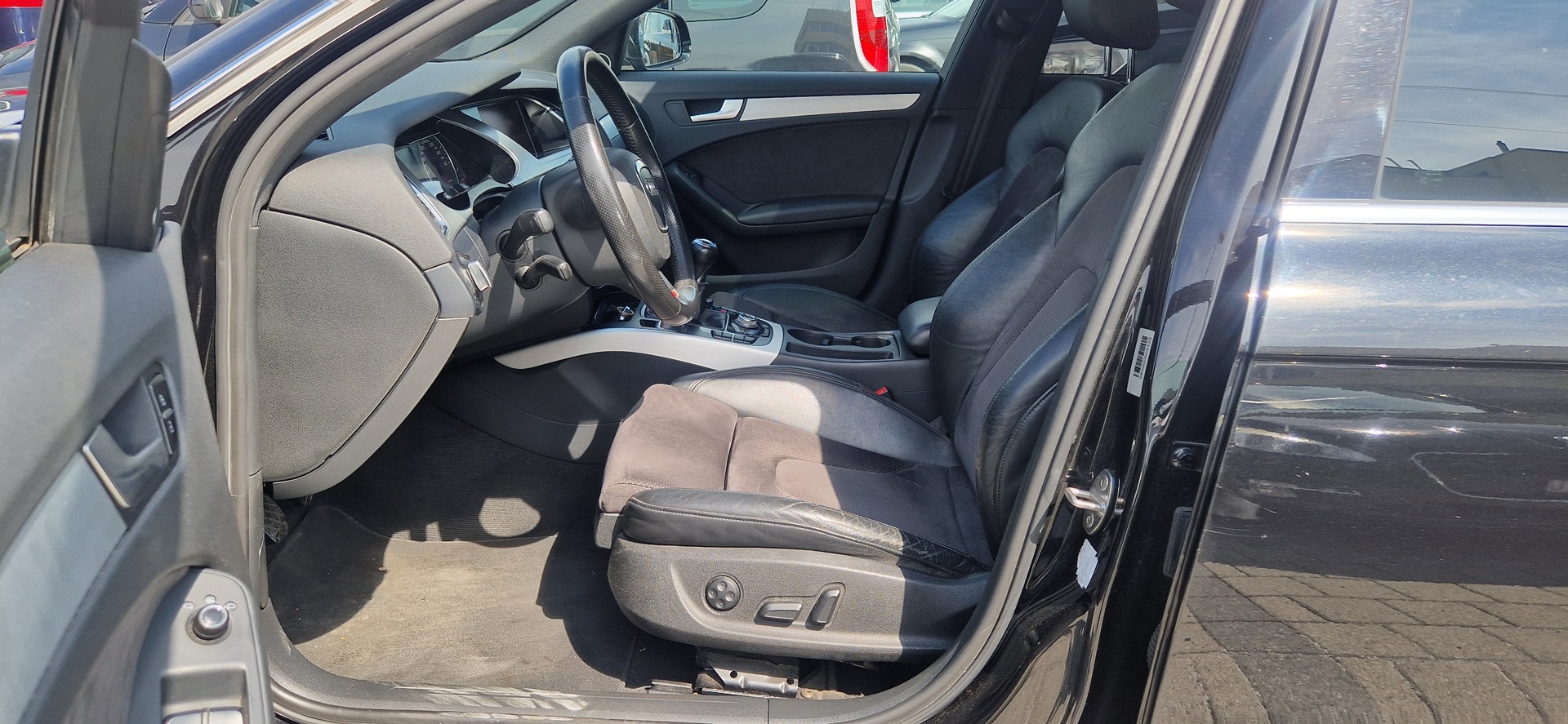 AUDI A4-image-5